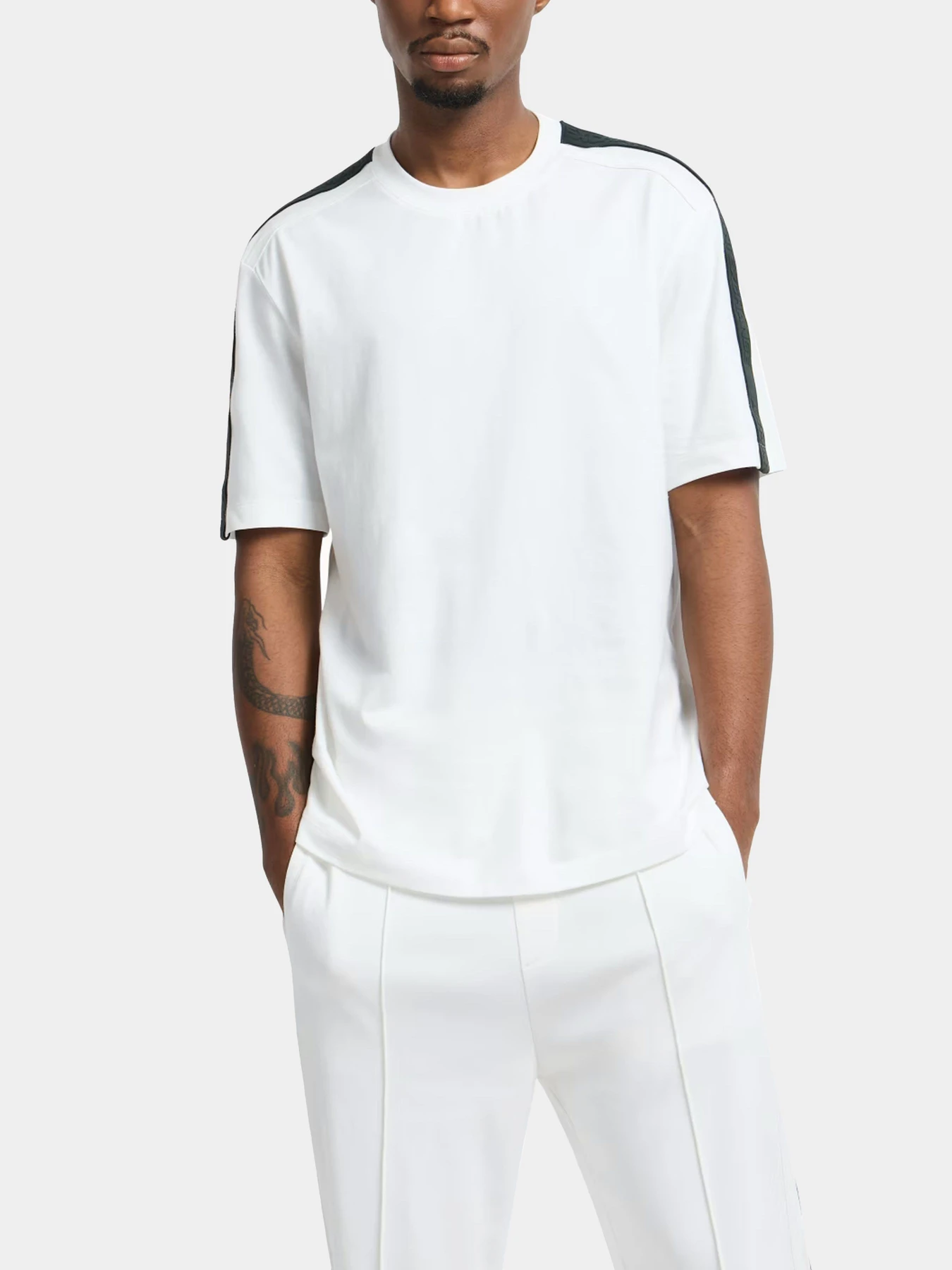 Футболки и поло Armani Exchange модель XM000322-AF10361-U0009 Фото