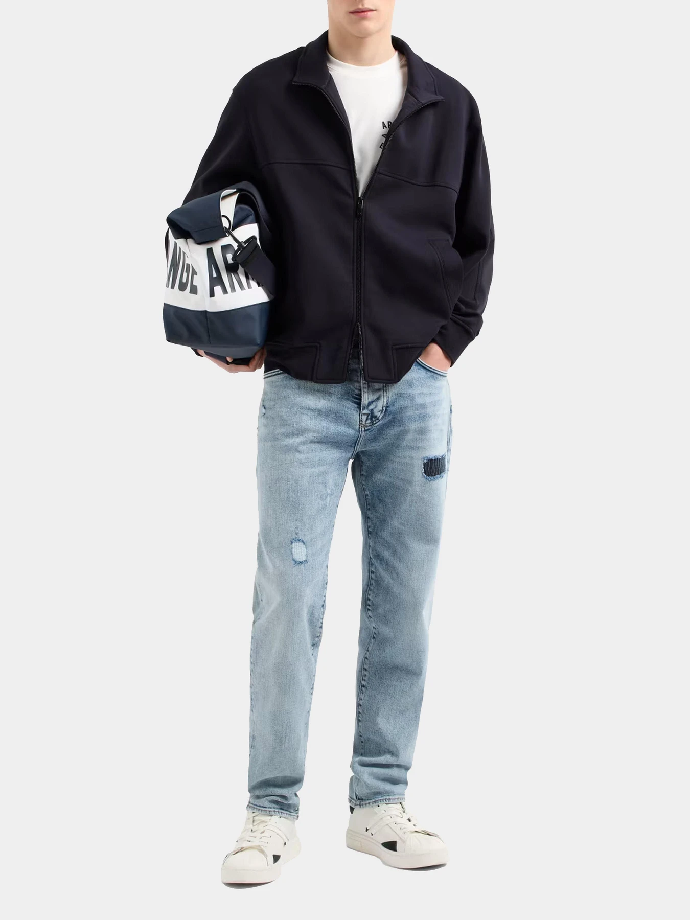 Худи и свитшоты Armani Exchange модель XM000351-AF10818-UB101 Худи и свитшоты Armani Exchange модель XM000351-AF10818-UB101 Фото