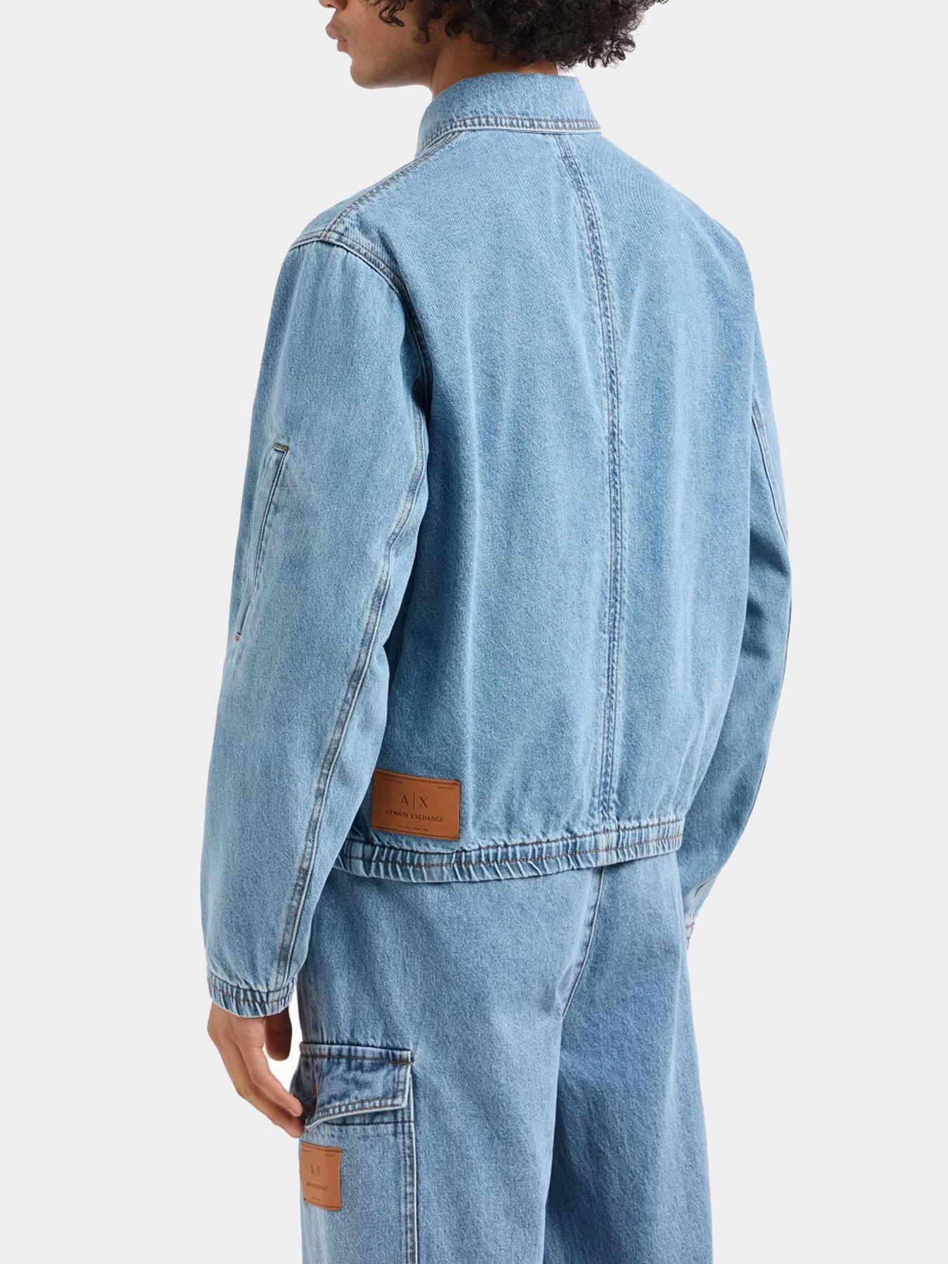 Куртки и дубленки Armani Exchange модель XM000383-AF13367-MB003 Куртки и дубленки Armani Exchange модель XM000383-AF13367-MB003 Фото