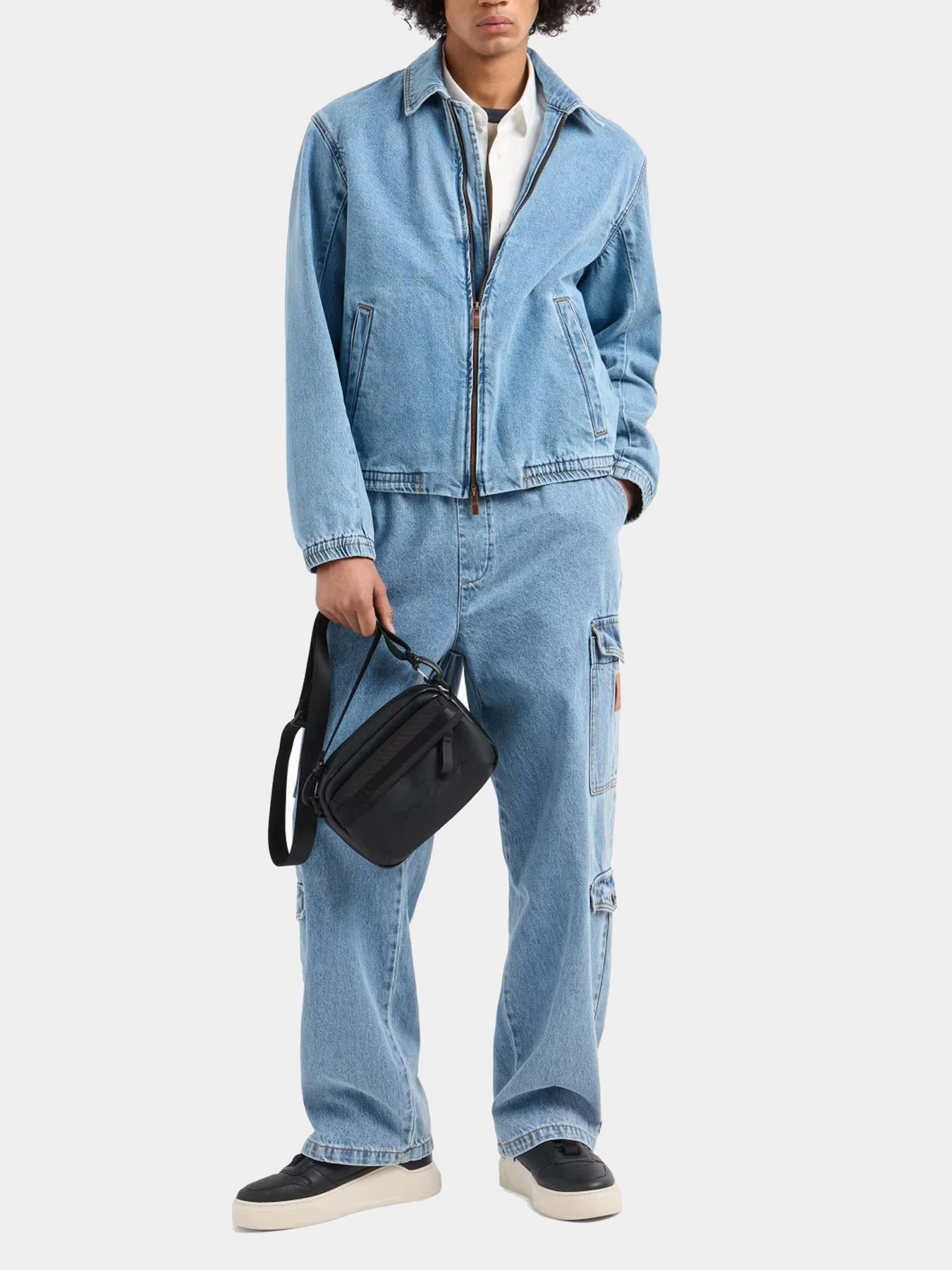 Куртки и дубленки Armani Exchange модель XM000383-AF13367-MB003 Куртки и дубленки Armani Exchange модель XM000383-AF13367-MB003 Фото