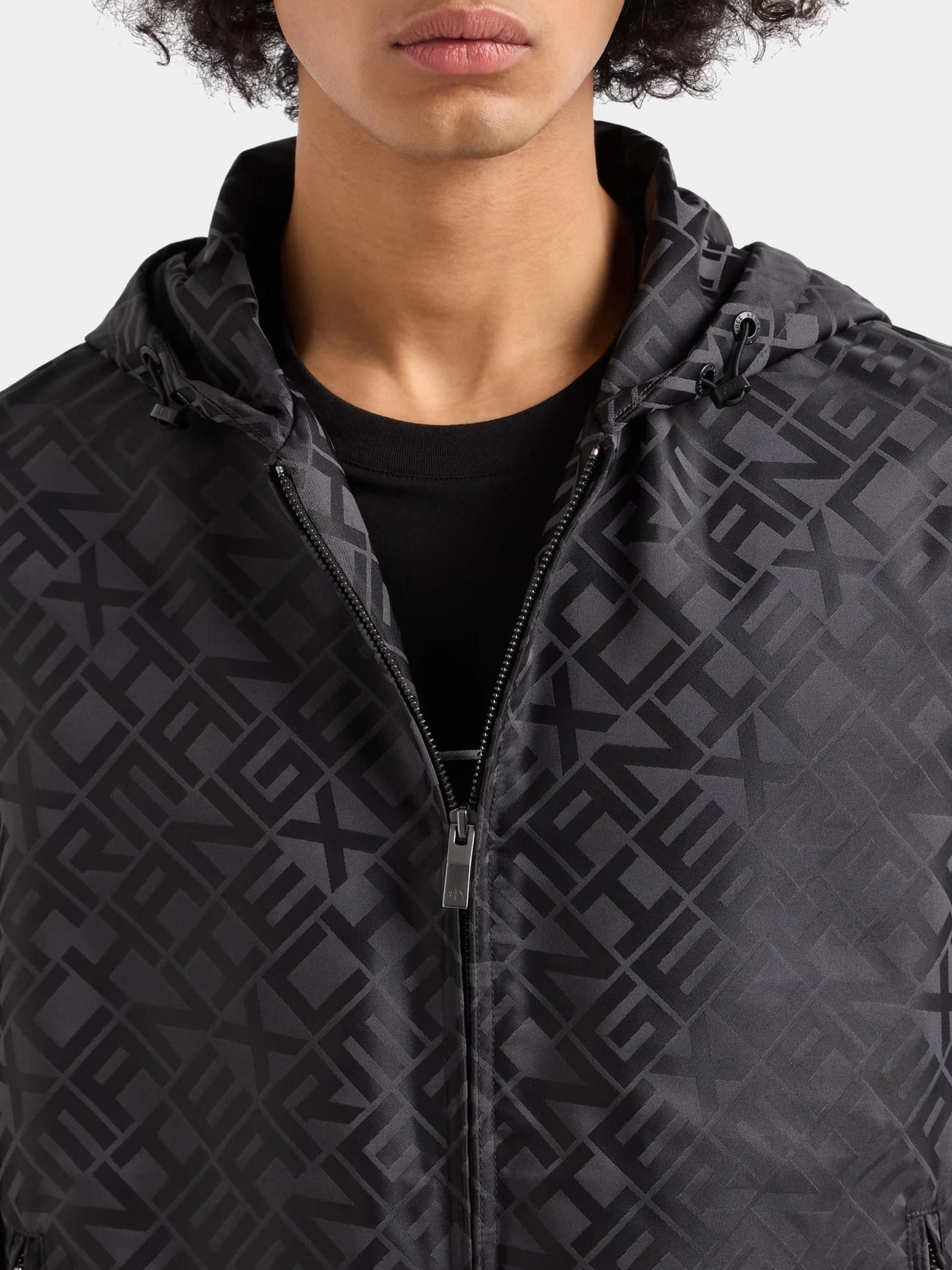 Куртки и дубленки Armani Exchange модель XM000446-AF13096-FC013 Куртки и дубленки Armani Exchange модель XM000446-AF13096-FC013 Фото