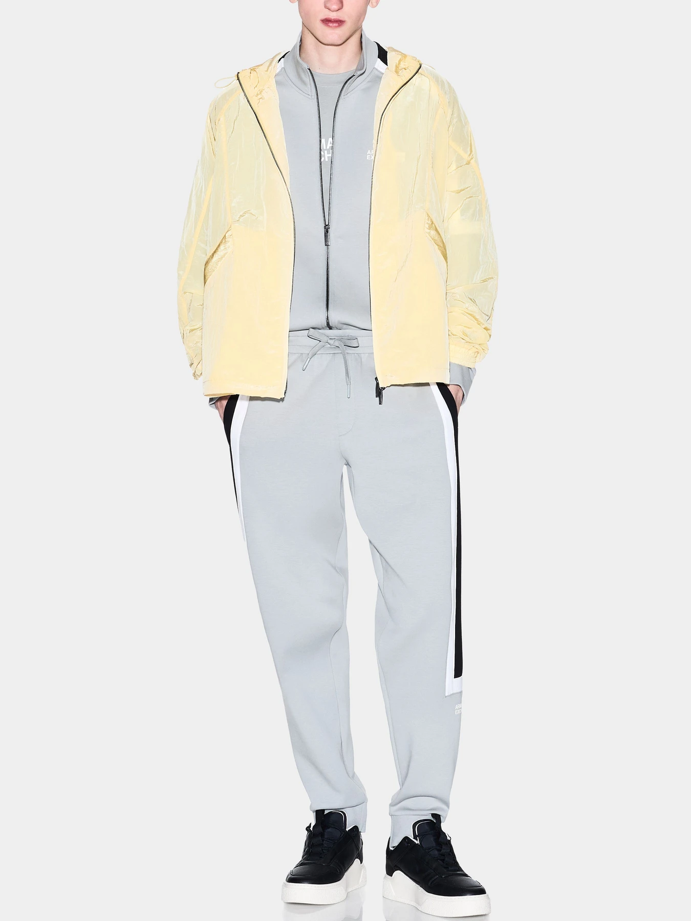 Худи и свитшоты Armani Exchange модель XM000520-AF13047-U8051 Худи и свитшоты Armani Exchange модель XM000520-AF13047-U8051 Фото