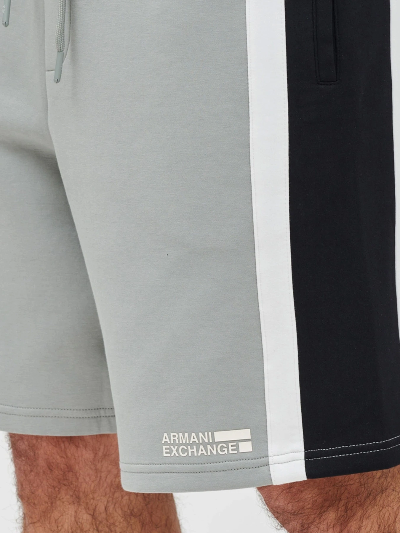 Шорты Armani Exchange модель XM000521-AF13047-U8051 Шорты Armani Exchange модель XM000521-AF13047-U8051 Фото