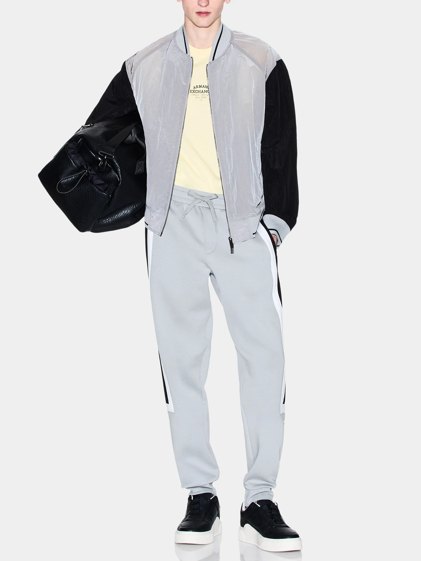 Брюки Armani Exchange модель XM000522-AF13047-U8051 Брюки Armani Exchange модель XM000522-AF13047-U8051 Фото