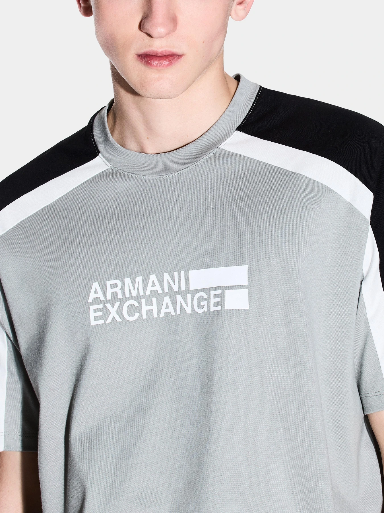 Футболки и поло Armani Exchange модель XM000560-AF10362-U8051 Фото