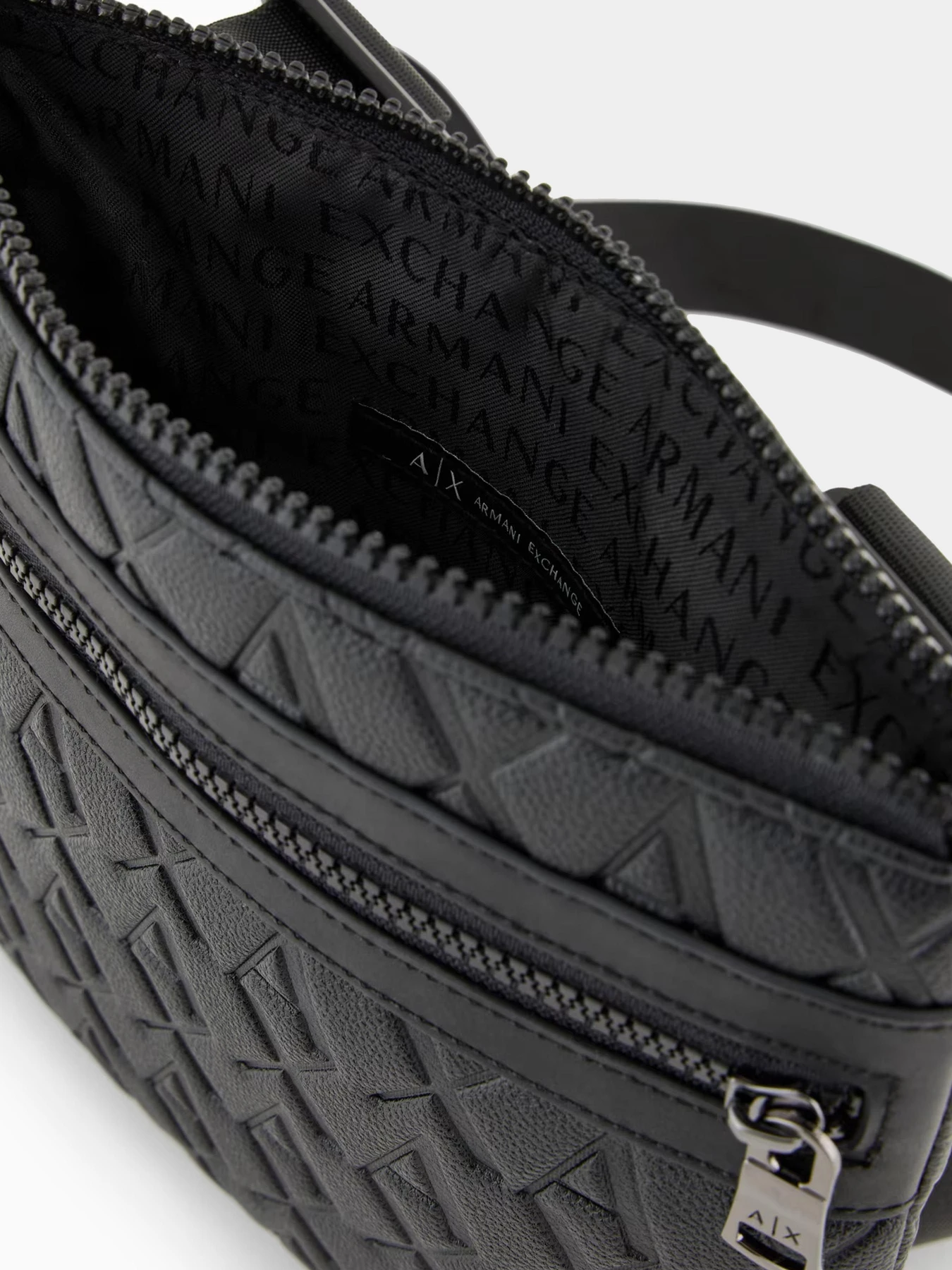 Сумки Armani Exchange модель XM000579-AF12133-UC001 Фото