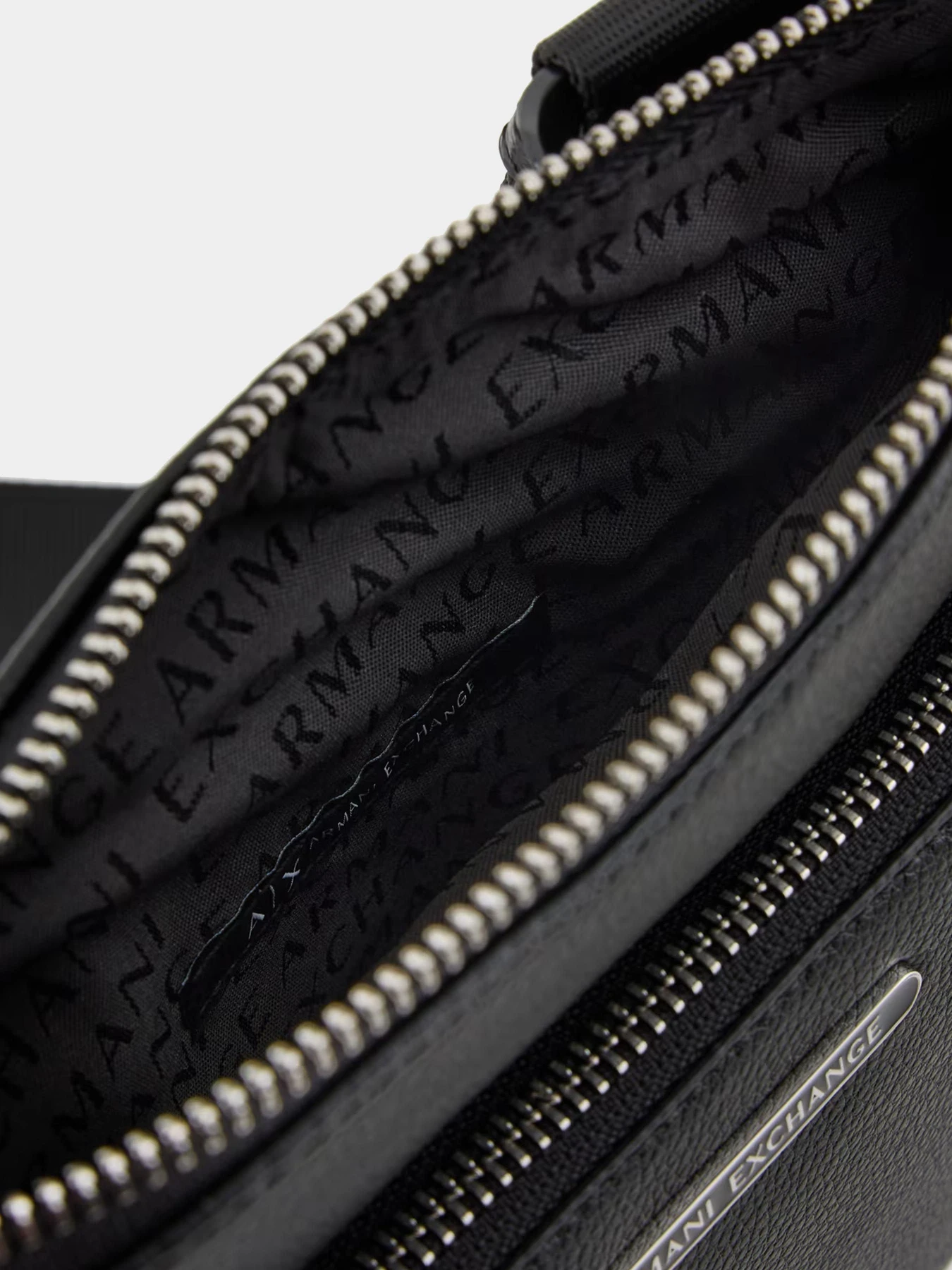 Сумки Armani Exchange модель XM000846-AF12134-UC001 Фото