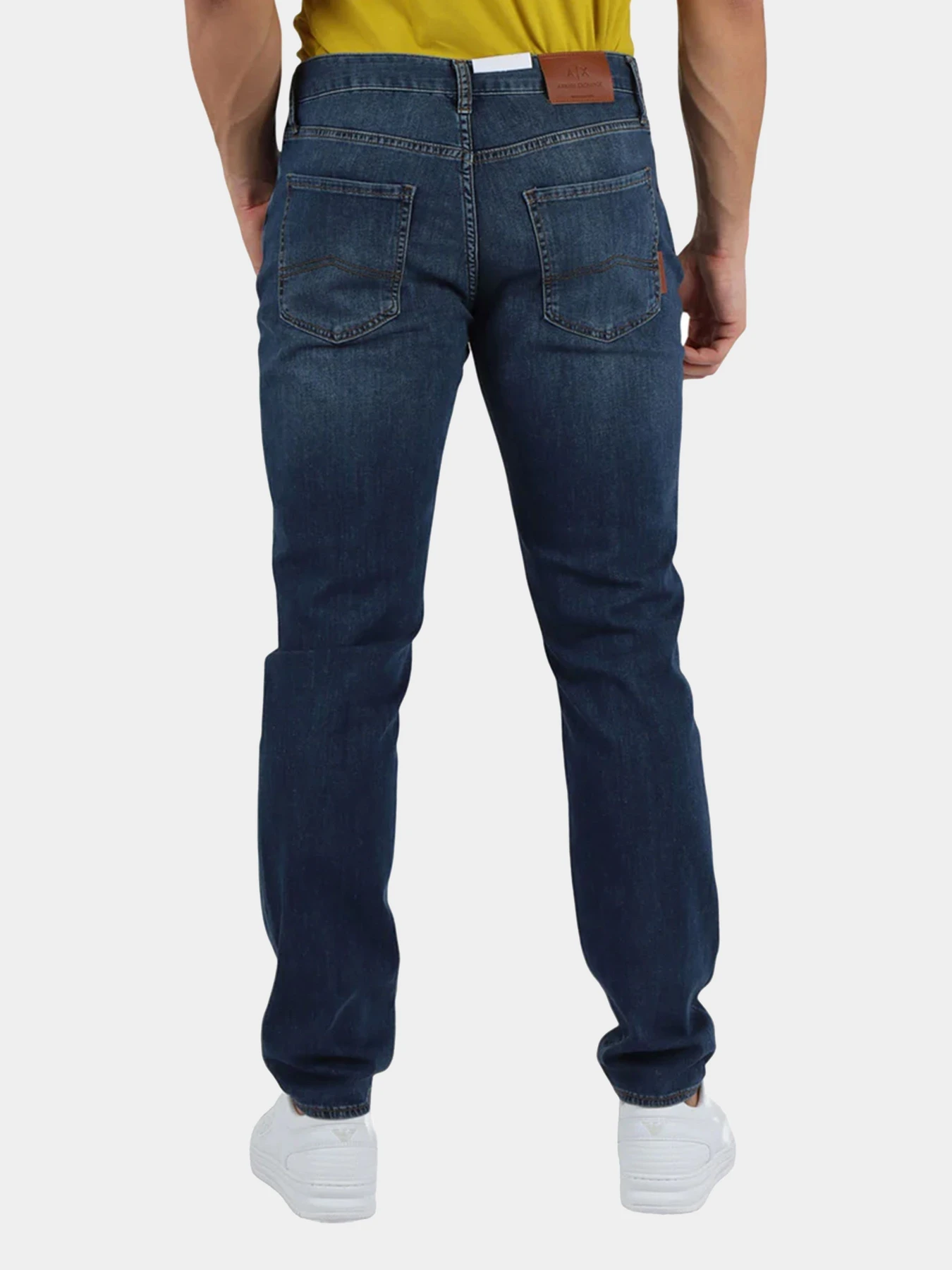Джинсы Armani Exchange модель XM000070-AF13089-MB002 Джинсы Armani Exchange модель XM000070-AF13089-MB002 Фото