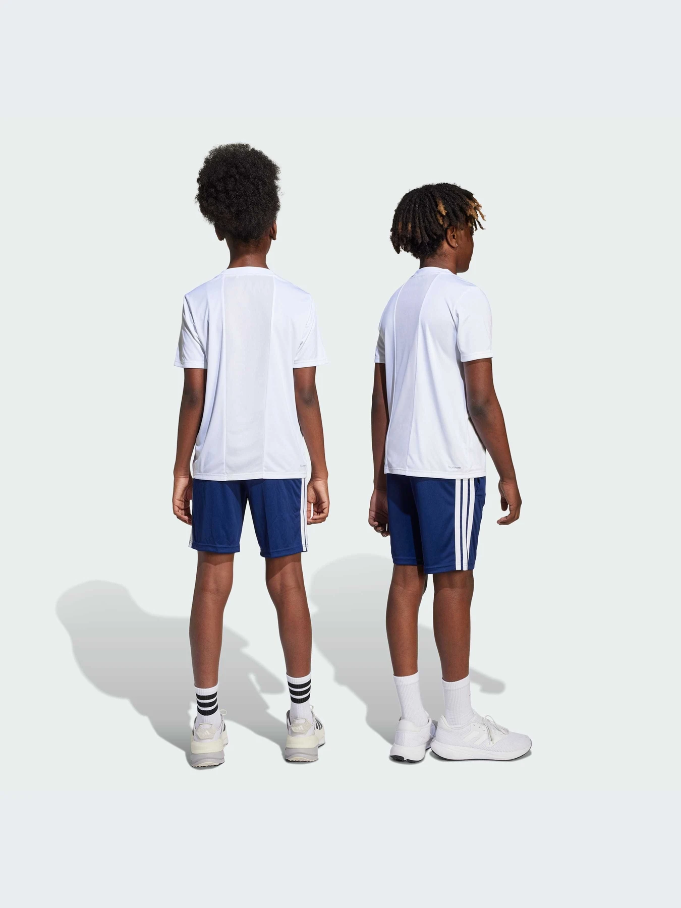 Костюмы Adidas модель JJ1030-KZ Костюмы Adidas модель JJ1030-KZ Фото