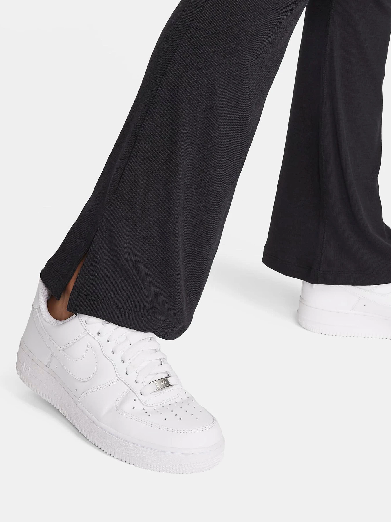 Брюки NIKE модель FQ2113-010 Брюки NIKE модель FQ2113-010 Фото