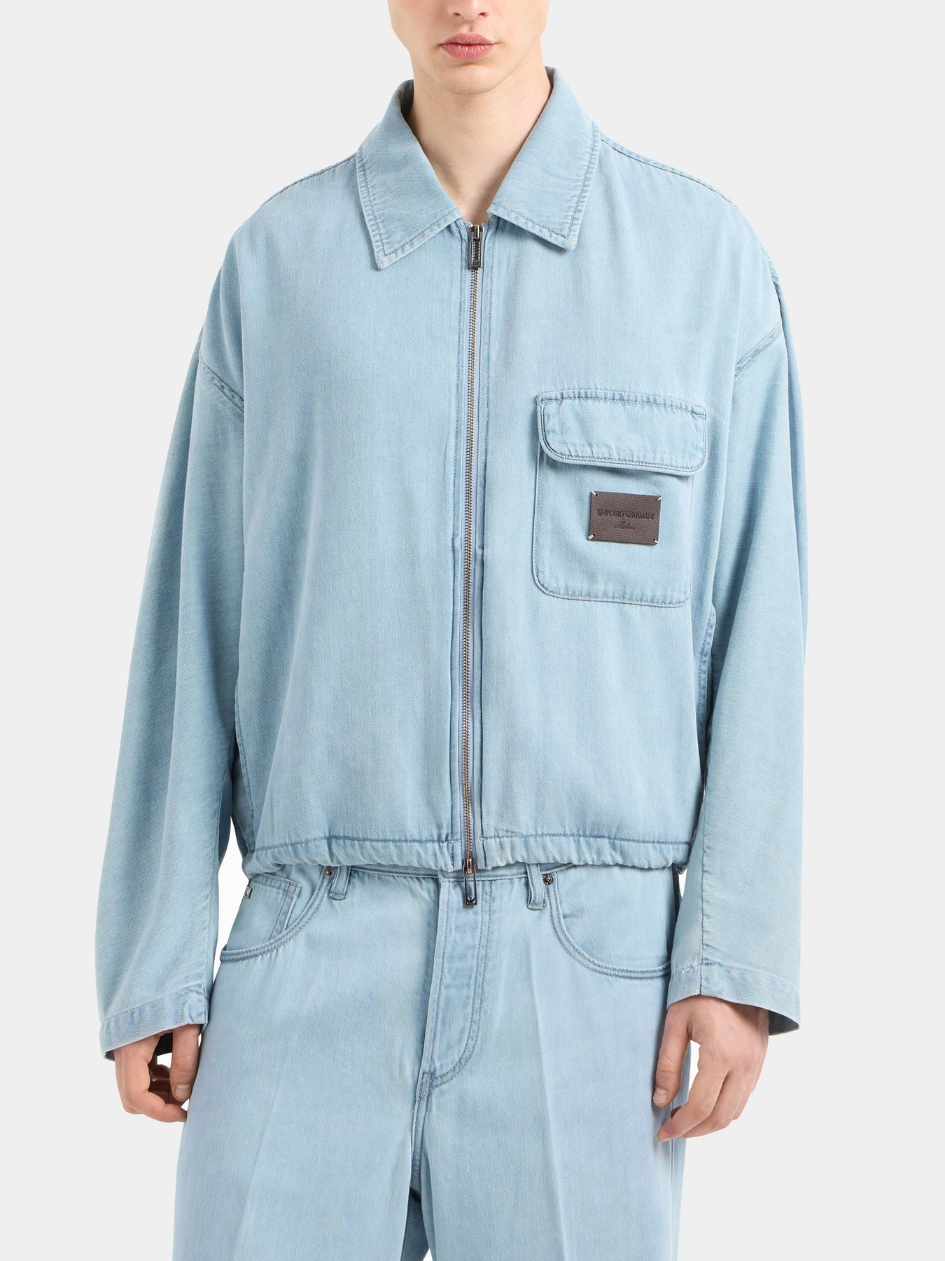 Куртки и дубленки Emporio Armani модель EM001149-AF13428-MB003 Куртки и дубленки Emporio Armani модель EM001149-AF13428-MB003 Фото