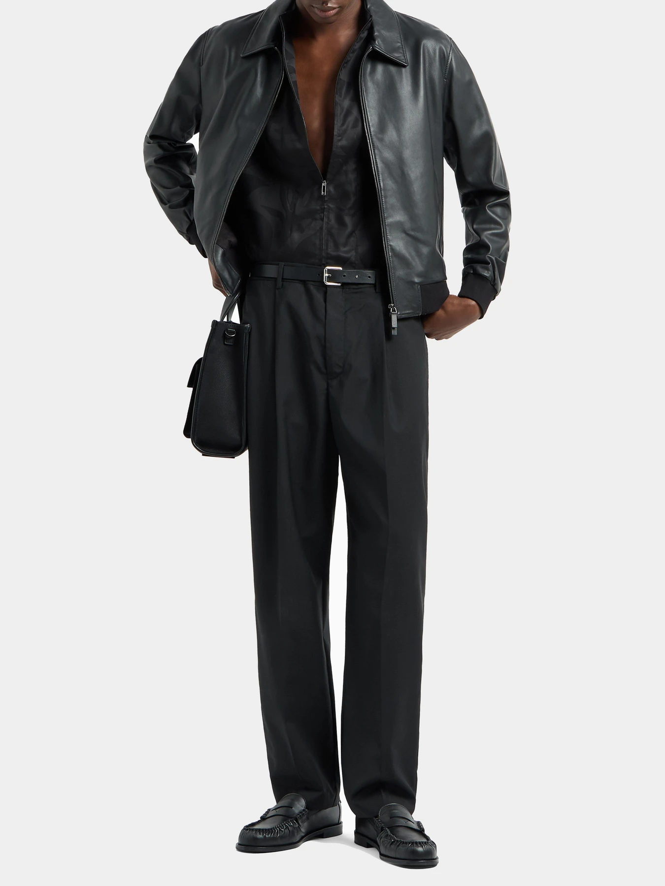 Куртки и дубленки Emporio Armani модель EM001889-AF15420-UC001 Куртки и дубленки Emporio Armani модель EM001889-AF15420-UC001 Фото