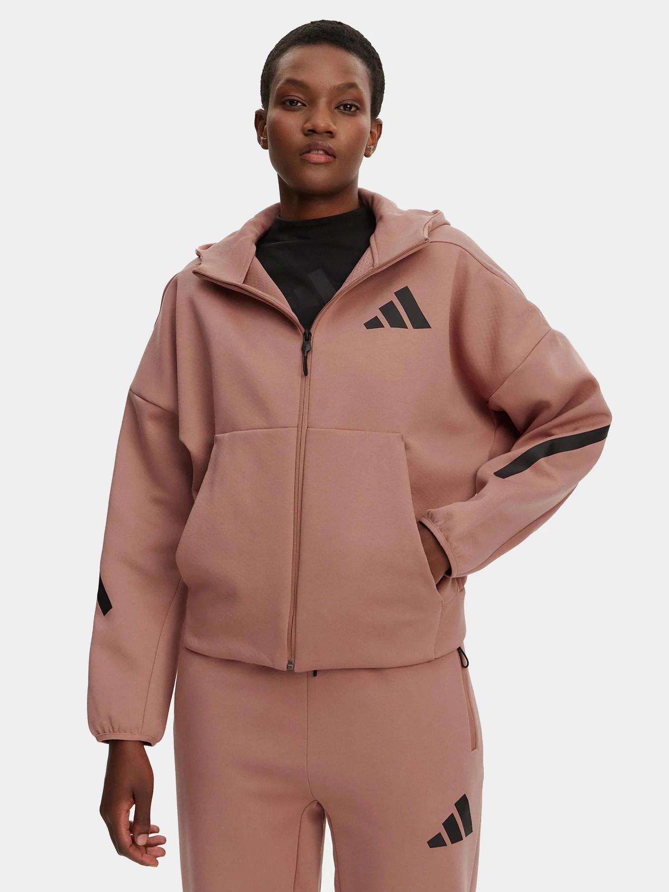Худи и свитшоты Adidas модель JC5394 Худи и свитшоты Adidas модель JC5394 Фото