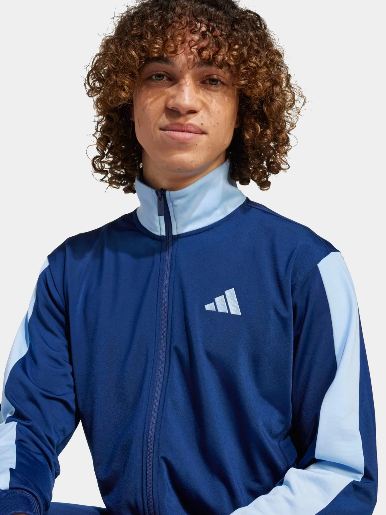 Костюмы Adidas модель JI8898 Костюмы Adidas модель JI8898 Фото
