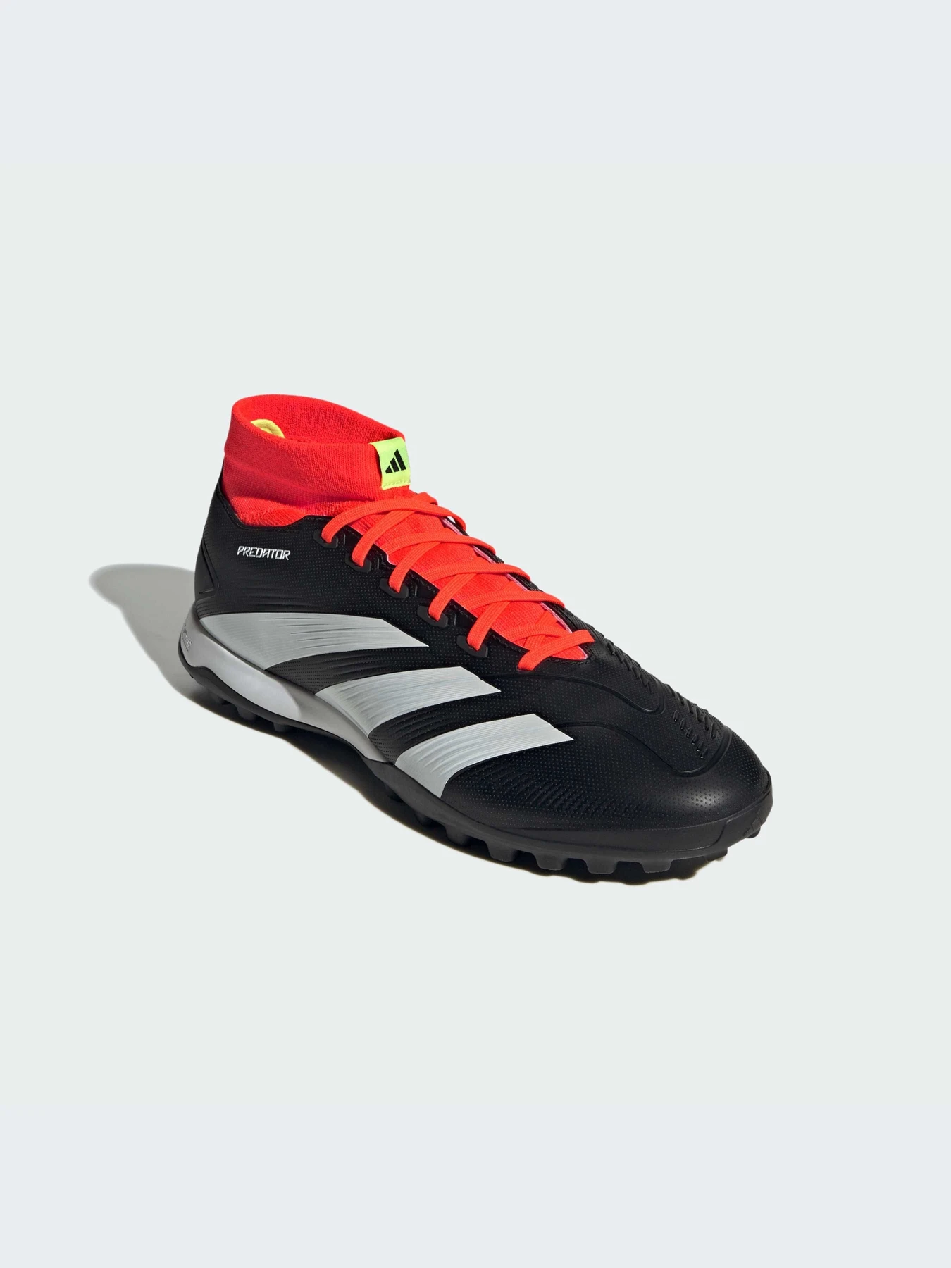 Кроссовки Adidas Predator модель IG7718-KZ Кроссовки Adidas Predator модель IG7718-KZ Фото