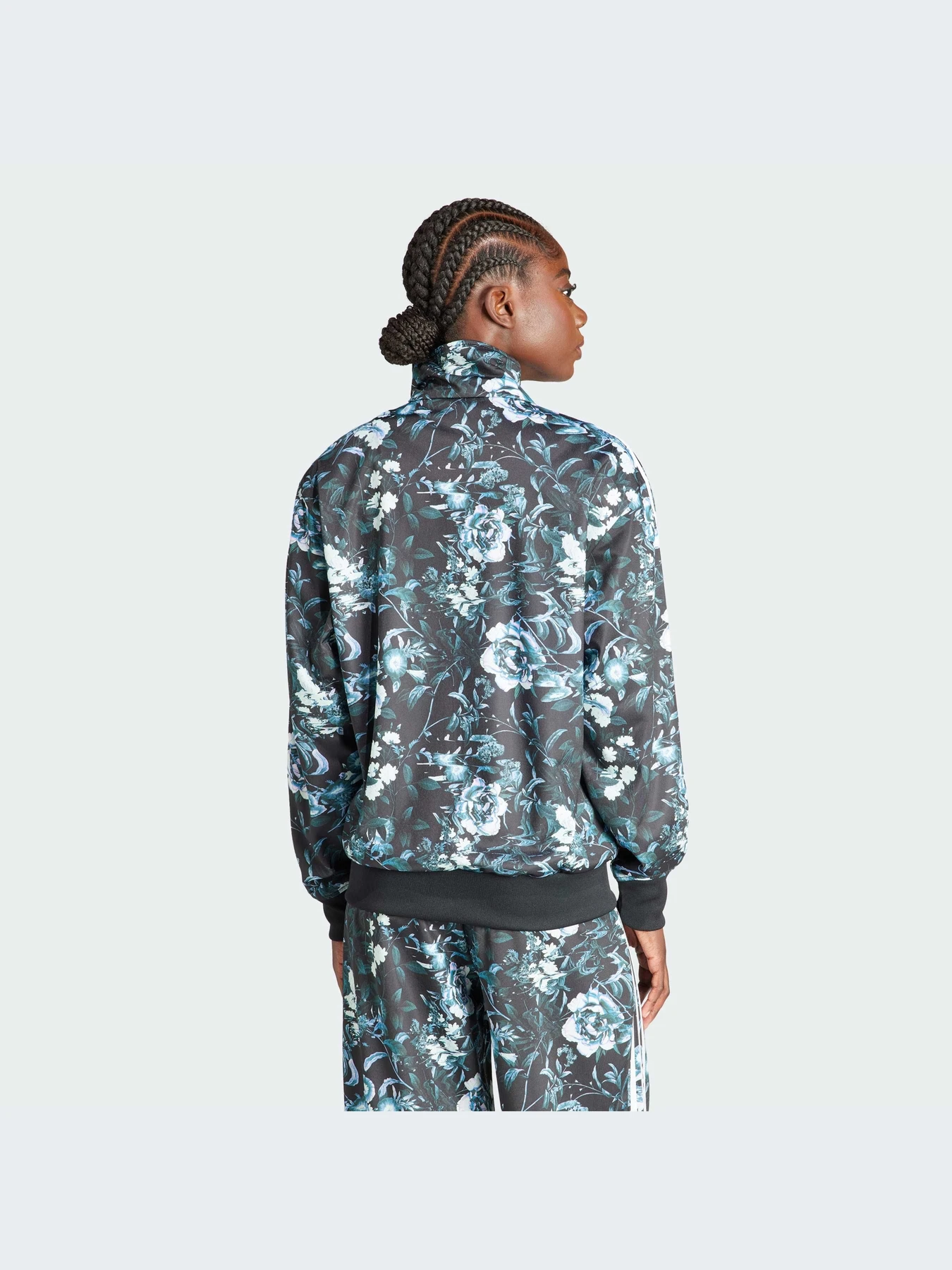 Худи и свитшоты Adidas Graphics модель II3182-KZ Худи и свитшоты Adidas Graphics модель II3182-KZ Фото