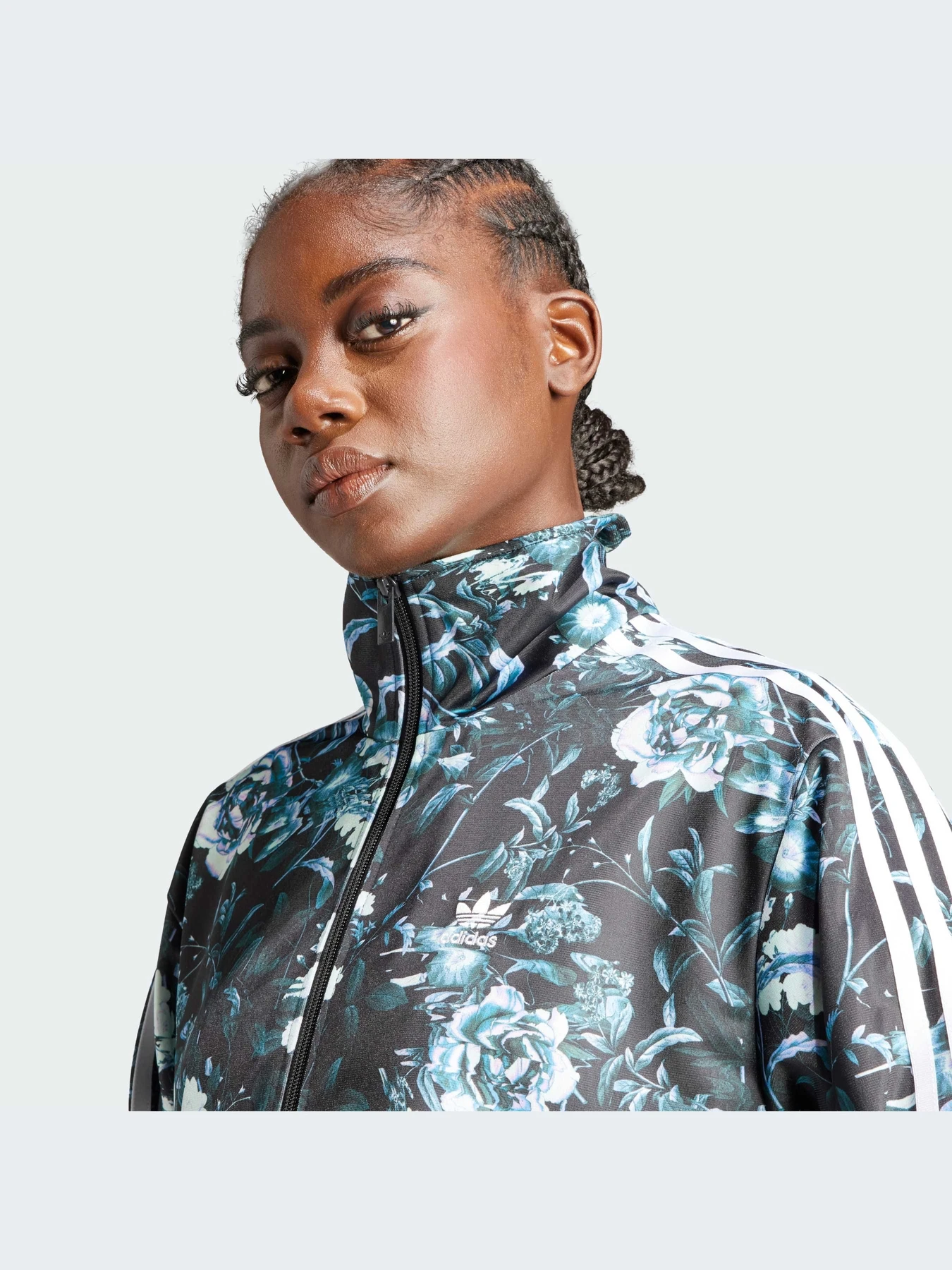 Худи и свитшоты Adidas Graphics модель II3182-KZ Худи и свитшоты Adidas Graphics модель II3182-KZ Фото