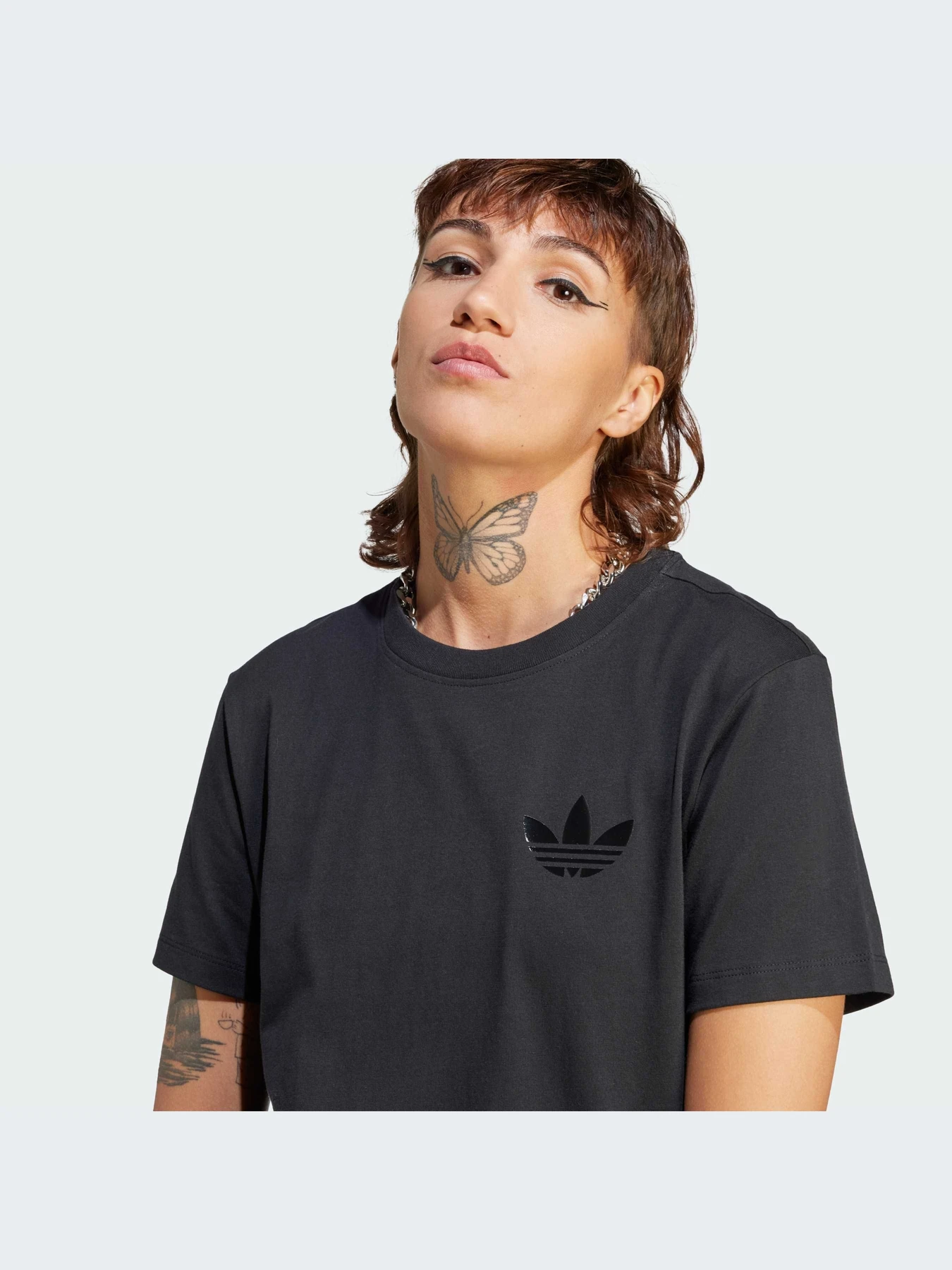 Футболки и поло Adidas Graphics модель II3185-KZ Футболки и поло Adidas Graphics модель II3185-KZ Фото