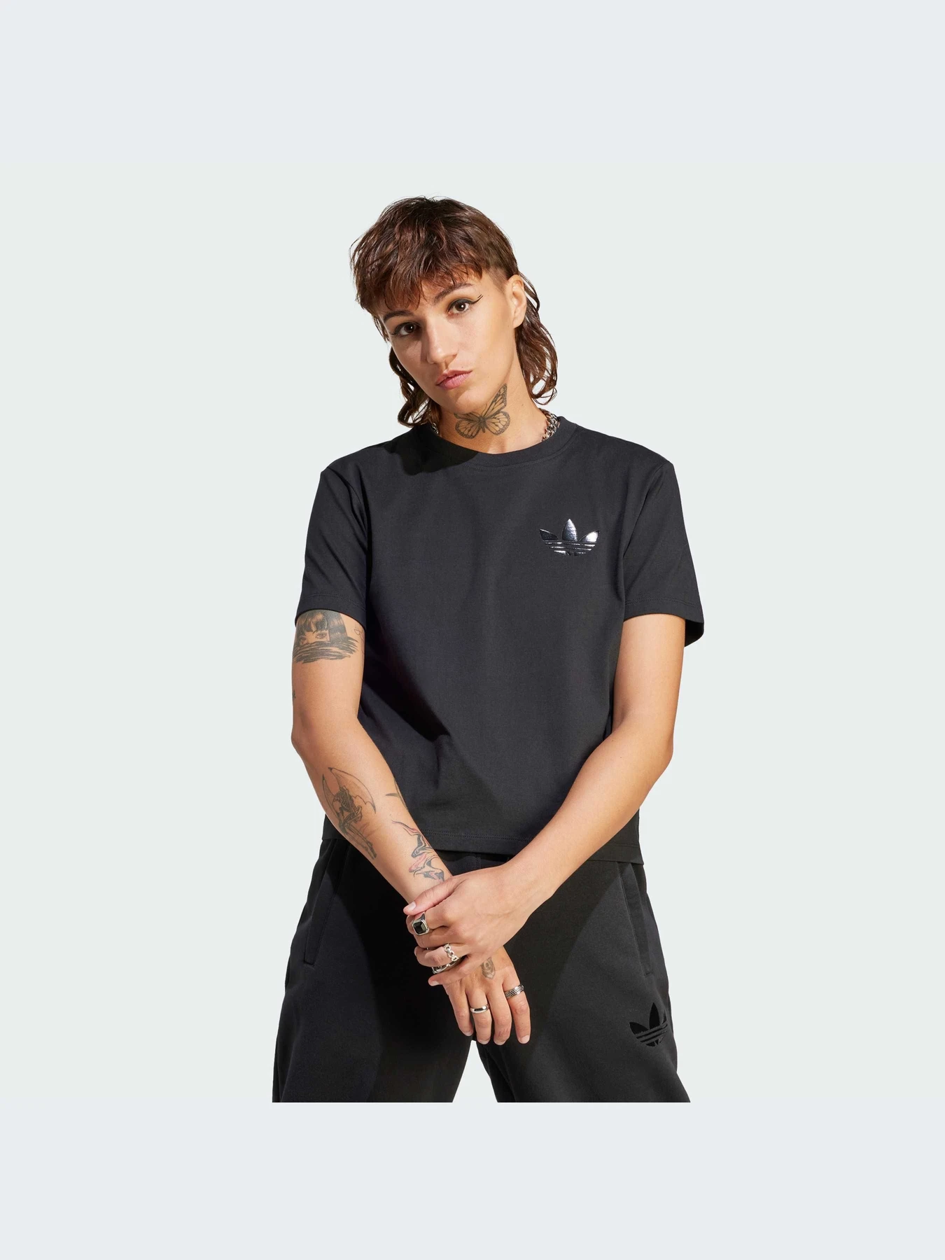 Футболки и поло Adidas Graphics модель II3185-KZ Футболки и поло Adidas Graphics модель II3185-KZ Фото