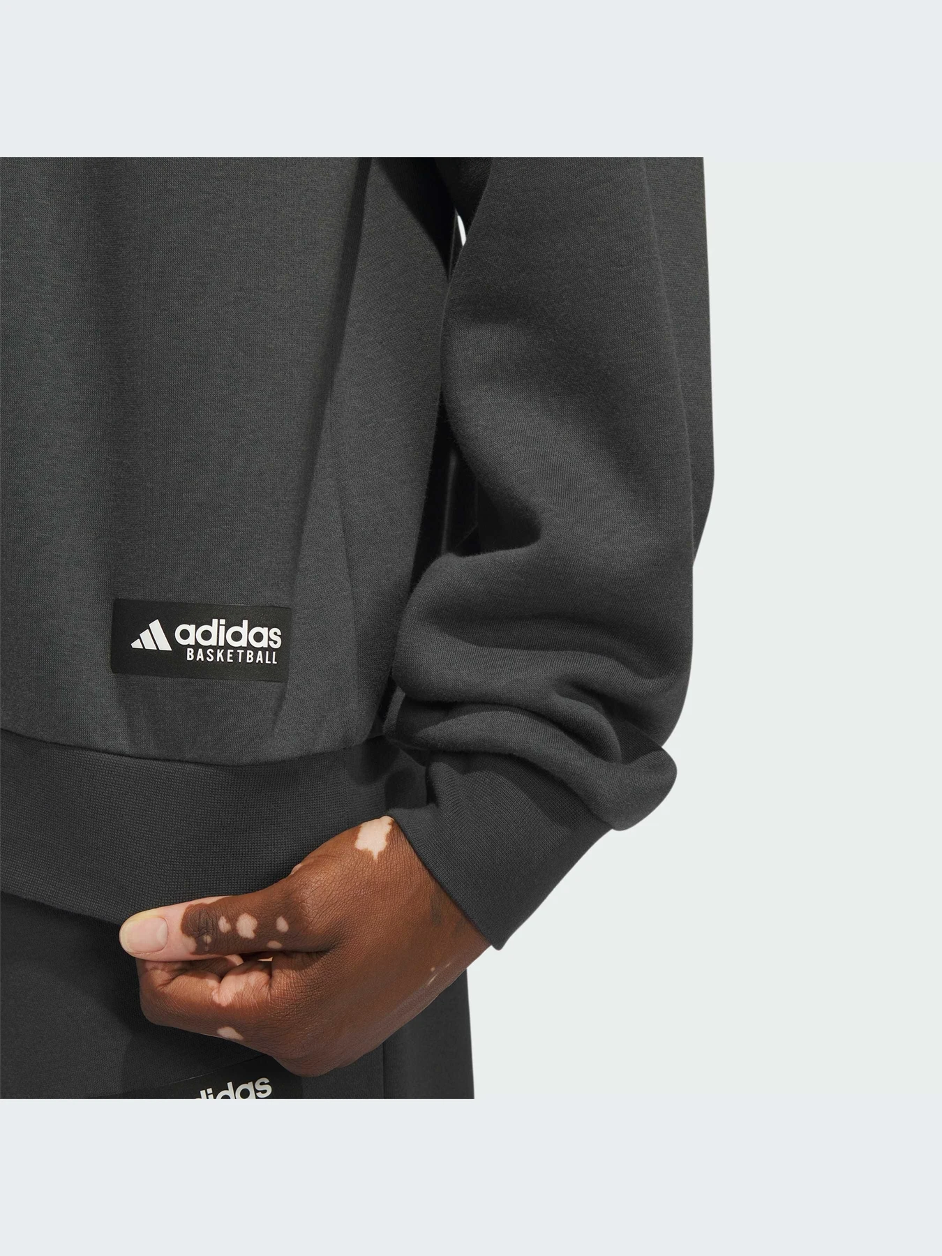Худи и свитшоты Adidas модель IL2313-KZ Худи и свитшоты Adidas модель IL2313-KZ Фото