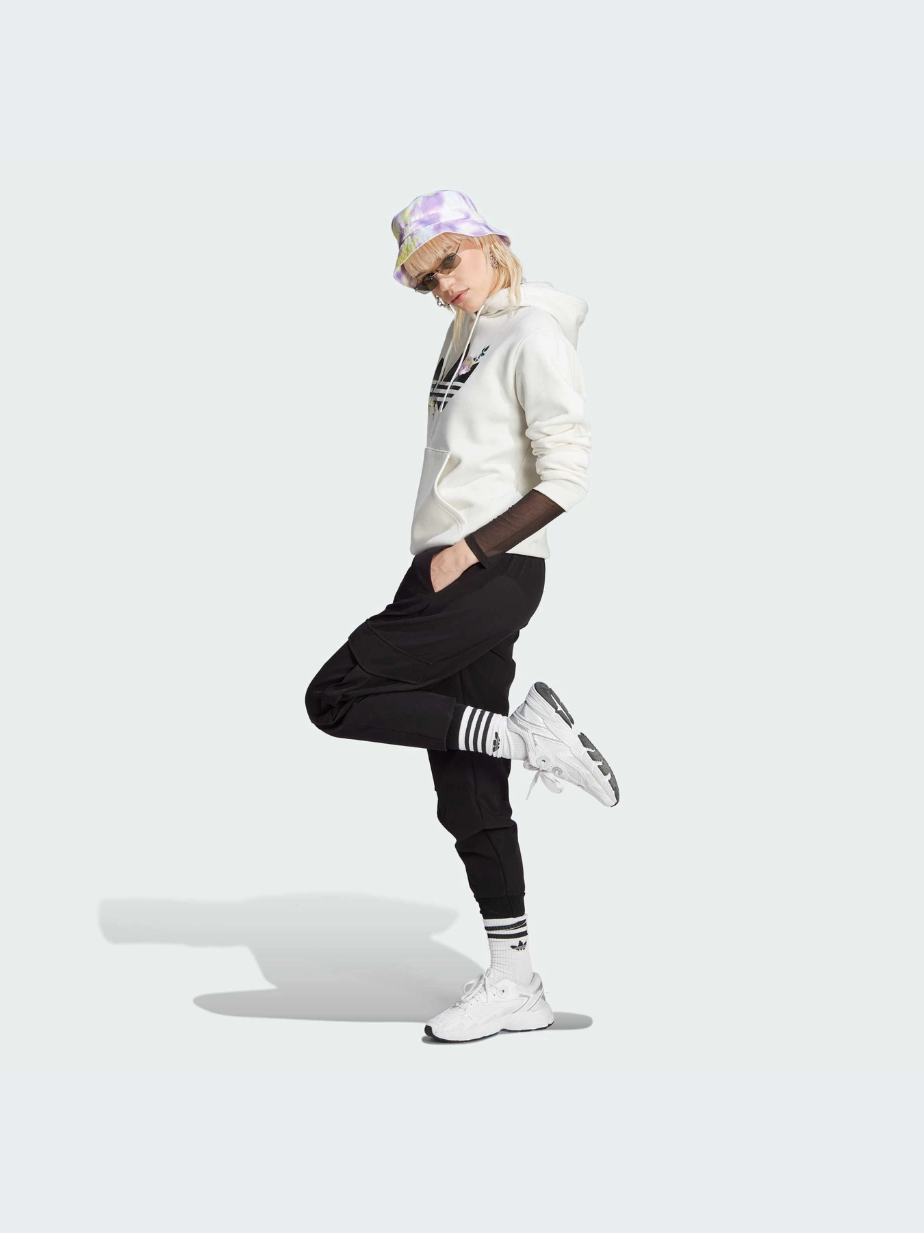 Худи и свитшоты Adidas Graphics модель IL6518-KZ Худи и свитшоты Adidas Graphics модель IL6518-KZ Фото
