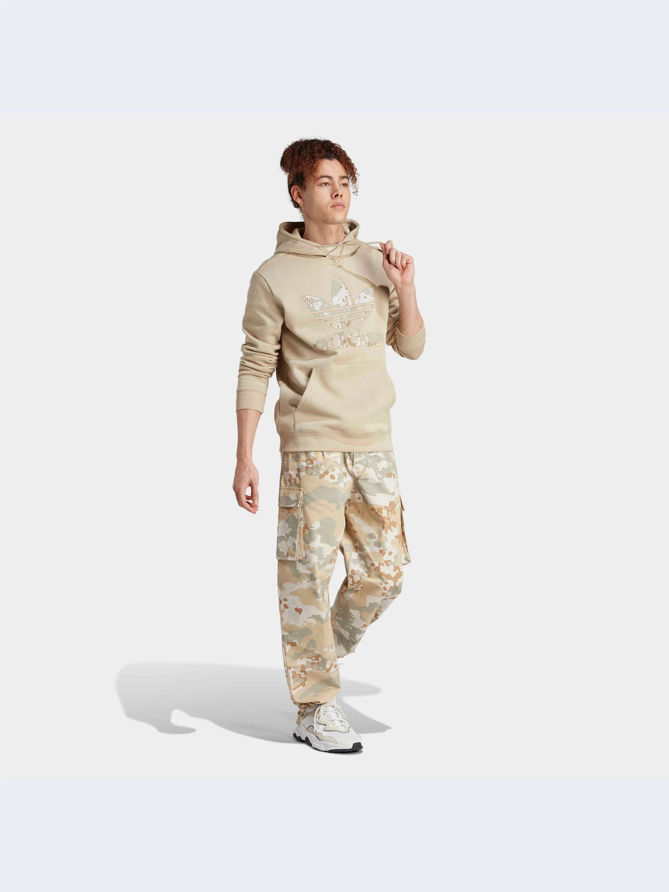 Худи и свитшоты Adidas Graphics модель IU4682-KZ Худи и свитшоты Adidas Graphics модель IU4682-KZ Фото