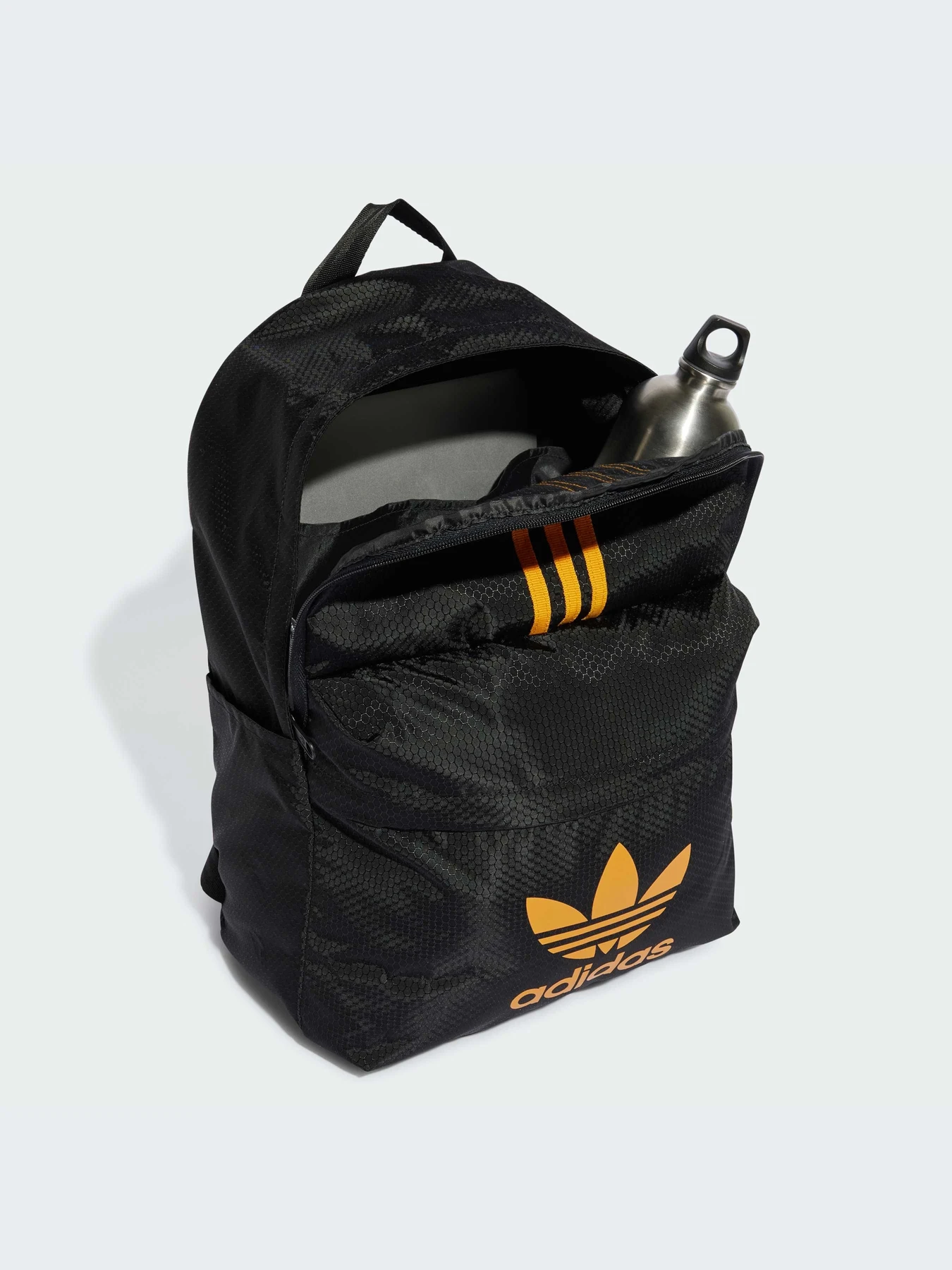 Рюкзаки Adidas Adicolor модель IW0946-KZ Рюкзаки Adidas Adicolor модель IW0946-KZ Фото