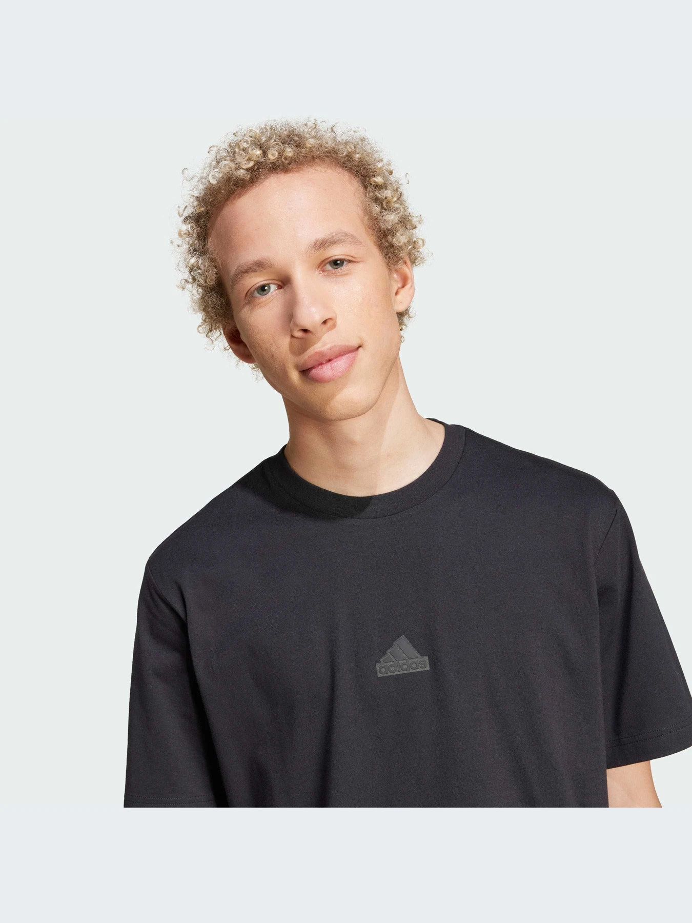 Футболки и поло Adidas модель IW2688-KZ Футболки и поло Adidas модель IW2688-KZ Фото