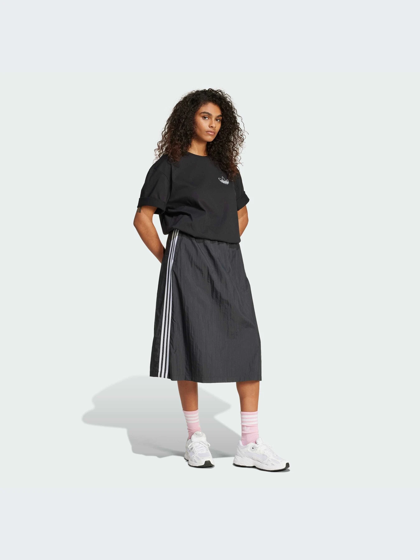 Футболки и поло Adidas Graphics модель IX7654-KZ Футболки и поло Adidas Graphics модель IX7654-KZ Фото