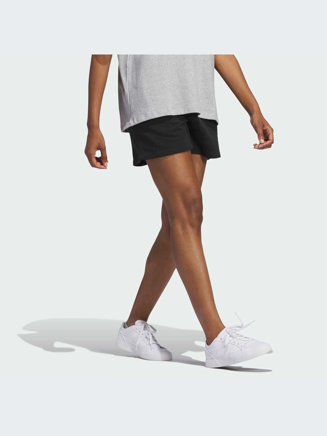Шорты Adidas модель IY7343-KZ Шорты Adidas модель IY7343-KZ Фото