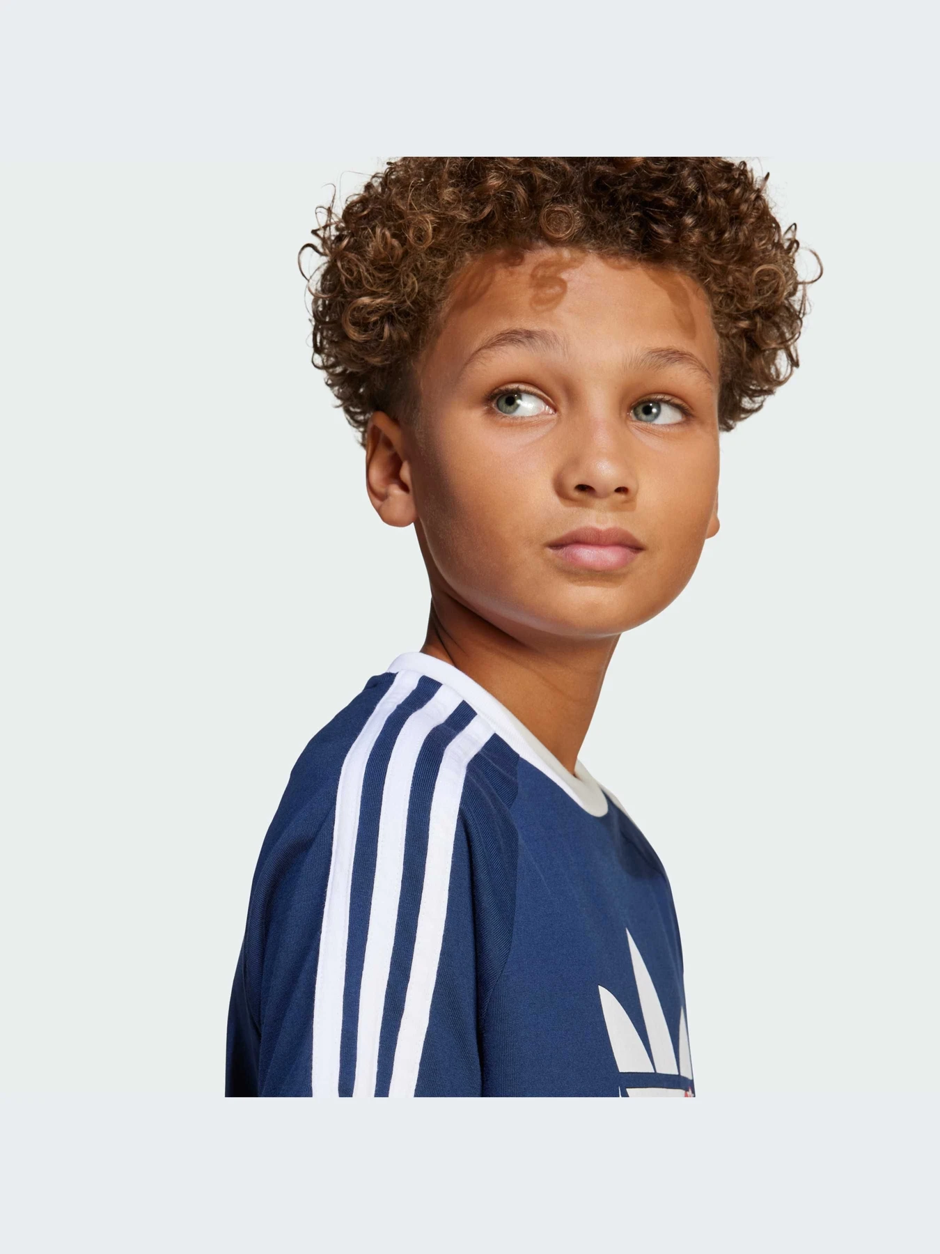 Футболки и поло Adidas Graphics модель JD0389-KZ Футболки и поло Adidas Graphics модель JD0389-KZ Фото
