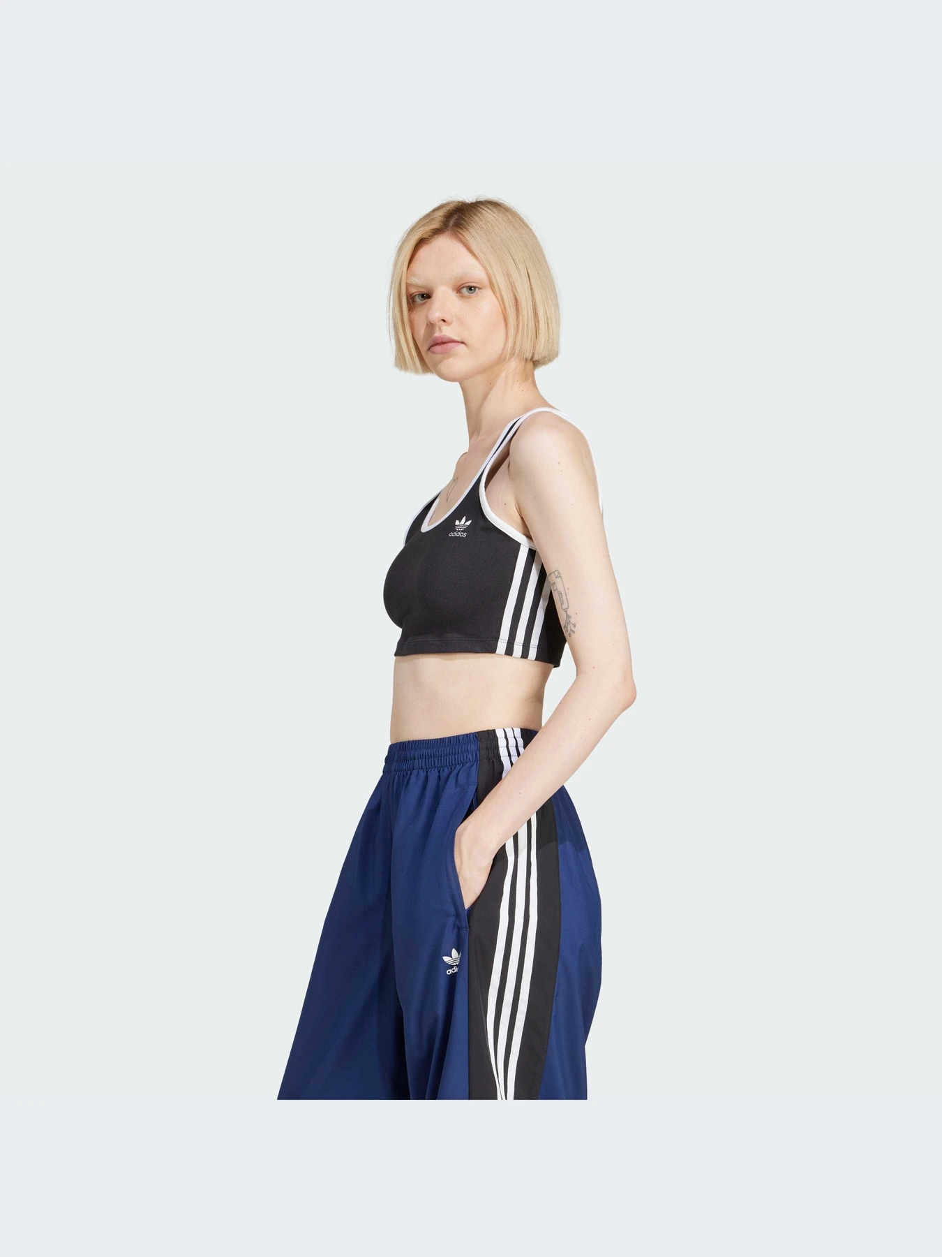 Футболки и поло Adidas Adicolor модель JD4612-KZ Футболки и поло Adidas Adicolor модель JD4612-KZ Фото