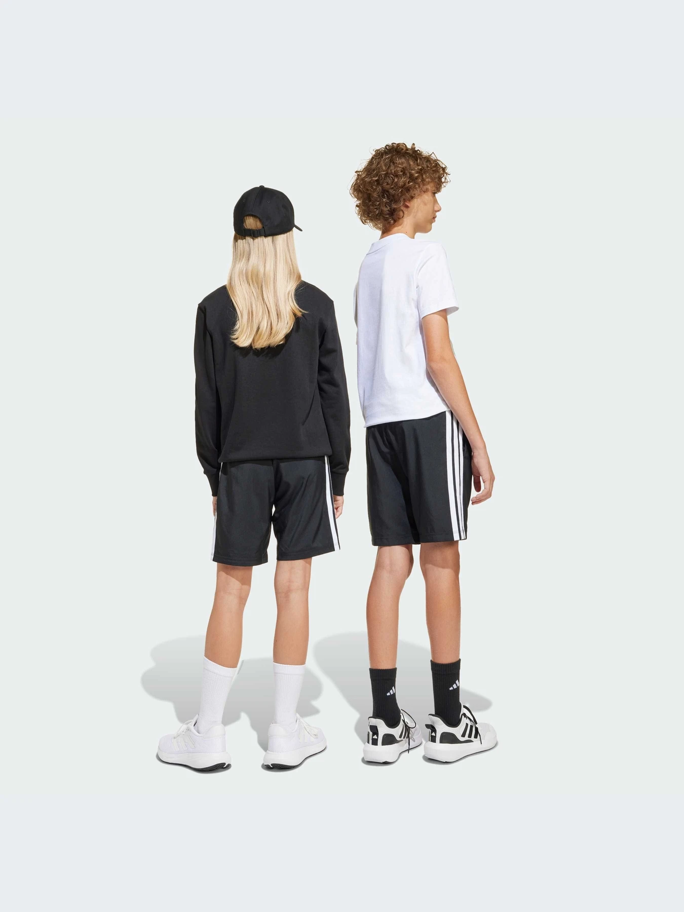 Шорты Adidas модель JD8189-KZ Шорты Adidas модель JD8189-KZ Фото