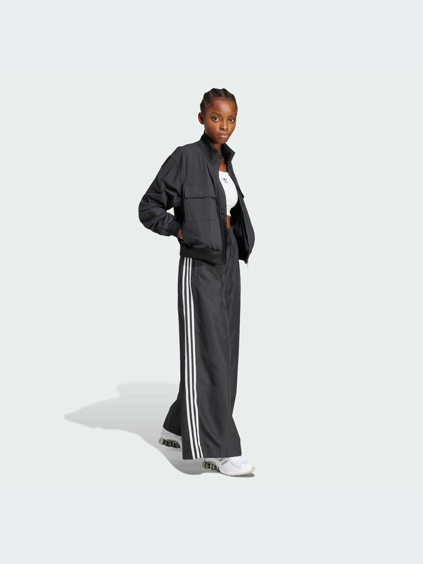 Куртки и дубленки Adidas модель JD4792-KZ Куртки и дубленки Adidas модель JD4792-KZ Фото