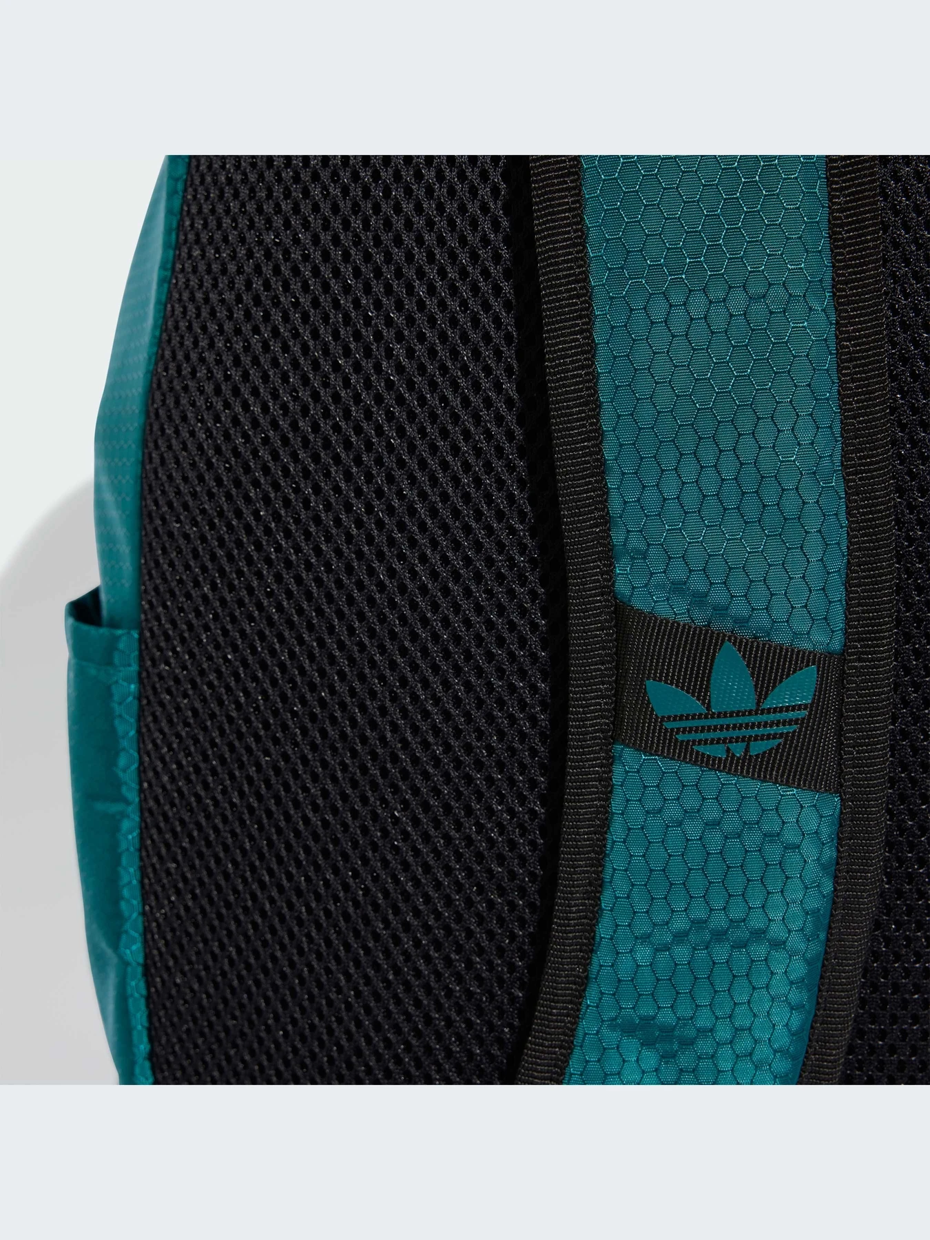 Рюкзаки Adidas Adicolor модель JE1618-KZ Рюкзаки Adidas Adicolor модель JE1618-KZ Фото