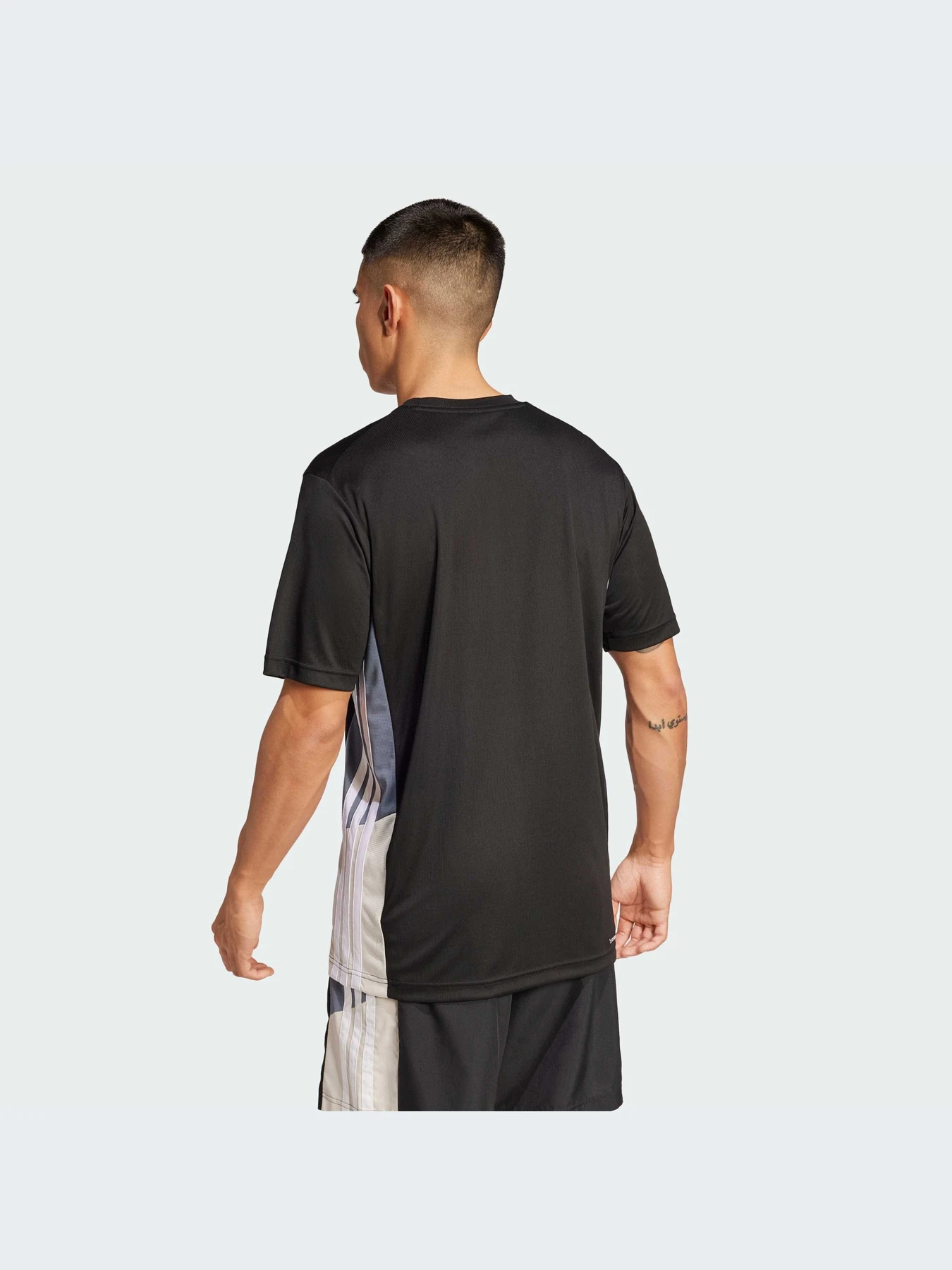 Футболки и поло Adidas модель JI8397-KZ Футболки и поло Adidas модель JI8397-KZ Фото