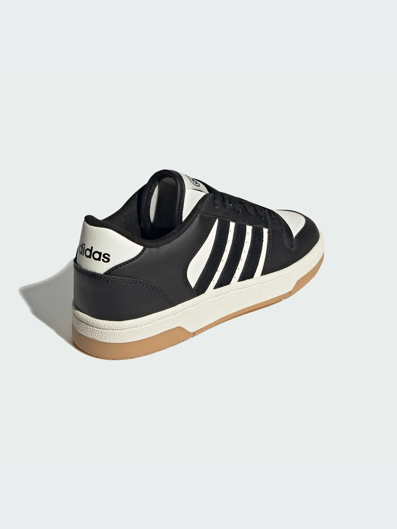 Кроссовки Adidas модель JI4563-KZ Кроссовки Adidas модель JI4563-KZ Фото