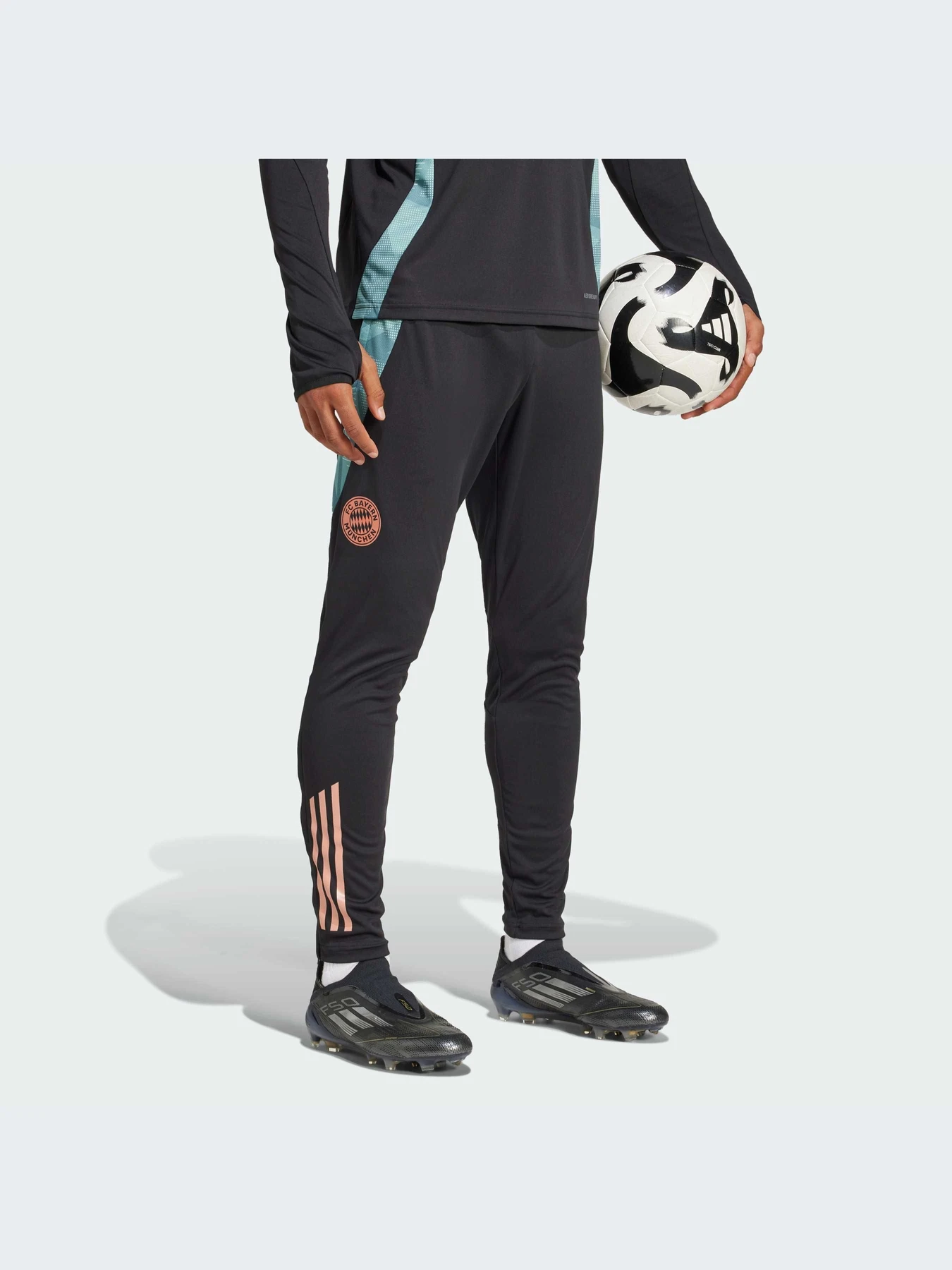 Брюки Adidas модель JI5265-KZ Брюки Adidas модель JI5265-KZ Фото