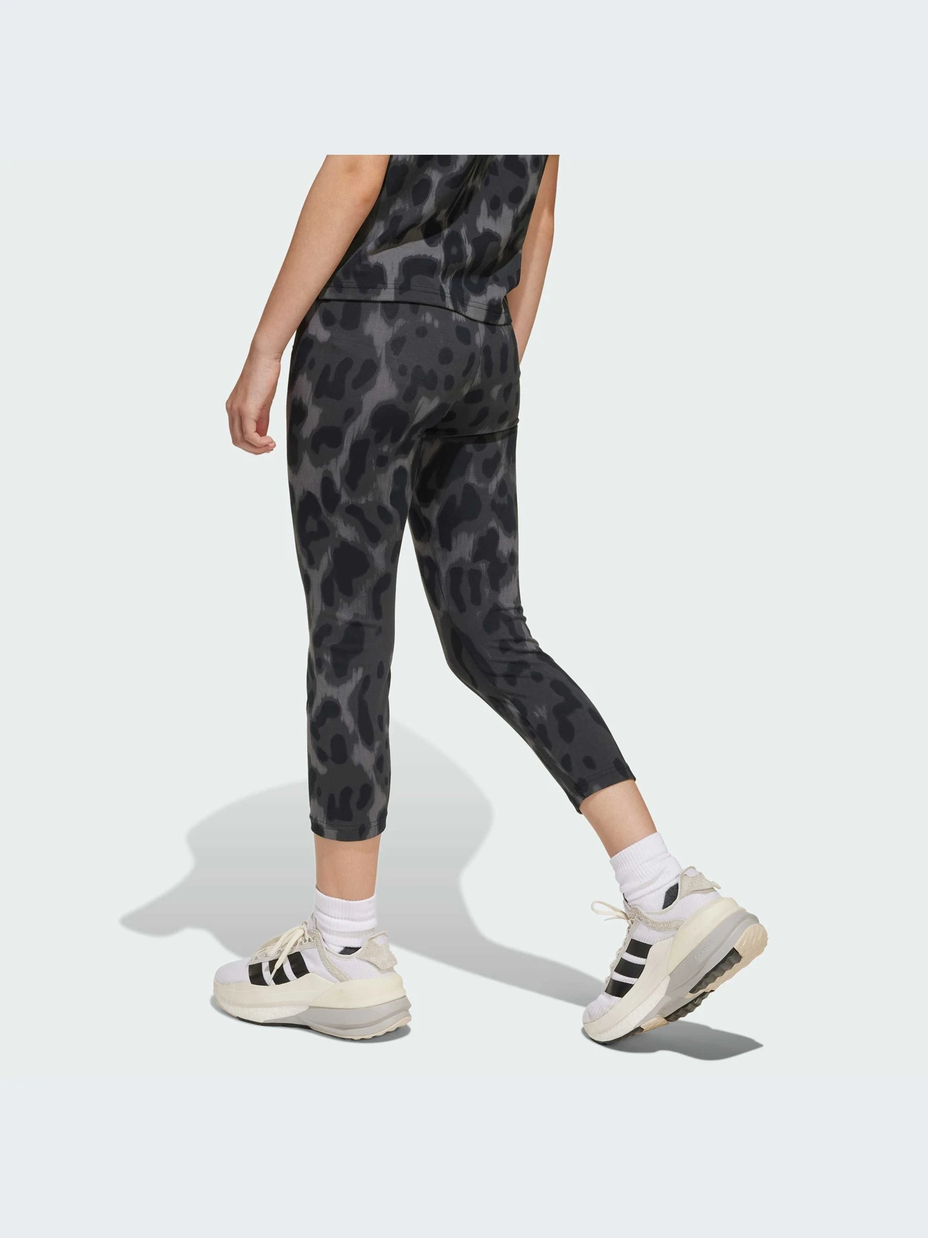 Брюки Adidas модель JJ4796-KZ Брюки Adidas модель JJ4796-KZ Фото