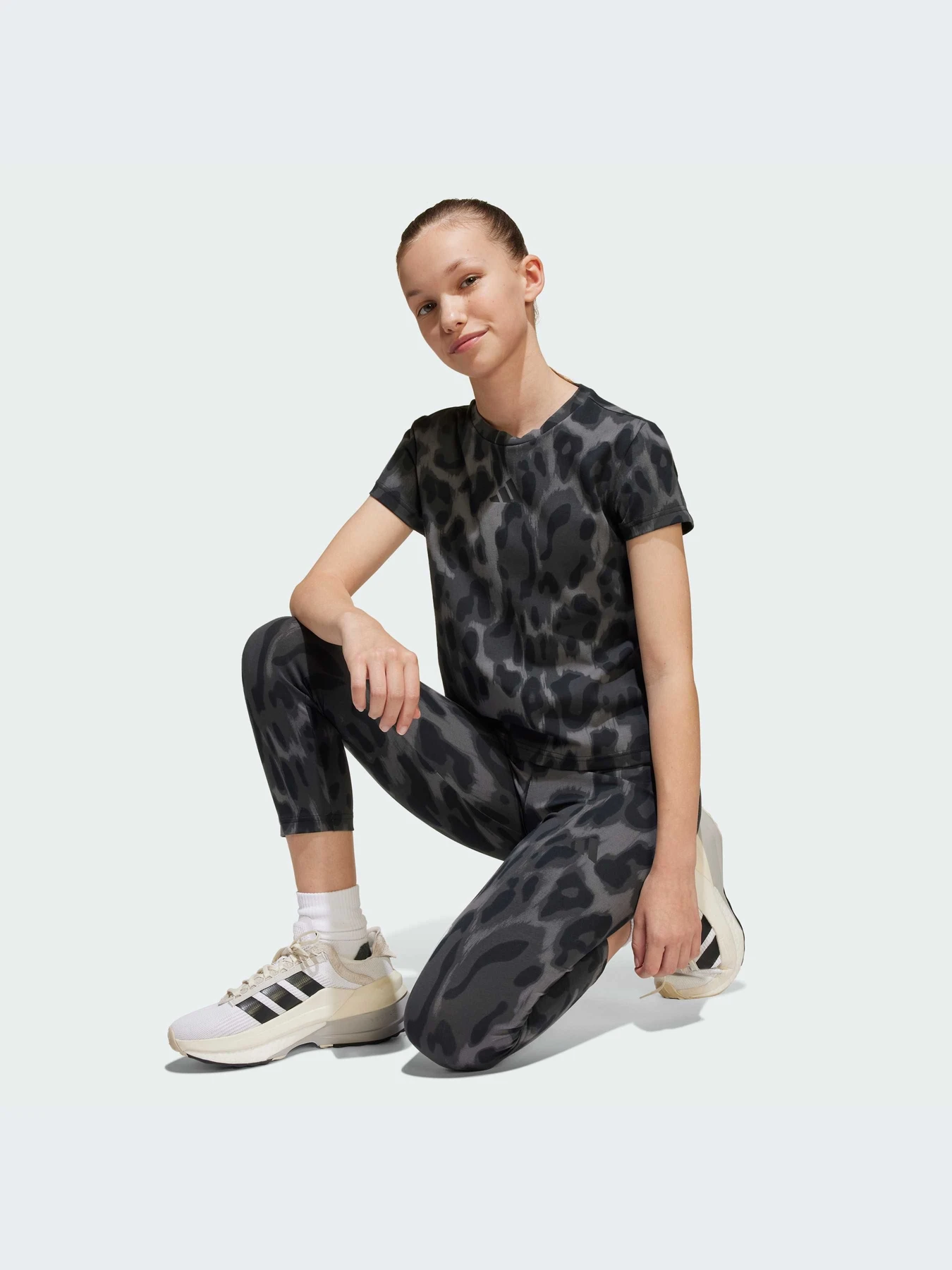 Брюки Adidas модель JJ4796-KZ Брюки Adidas модель JJ4796-KZ Фото