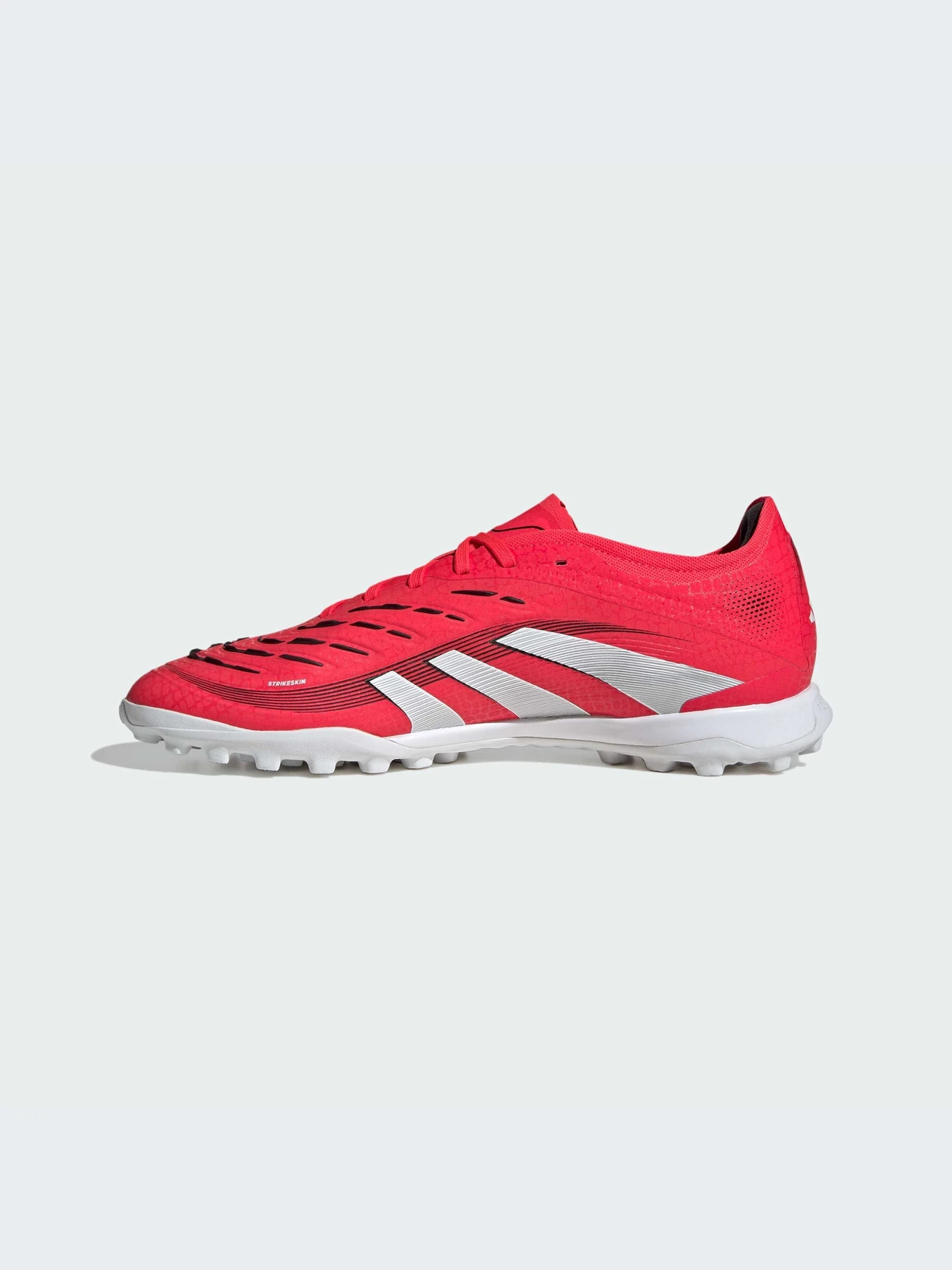 Кроссовки Adidas Predator модель ID3764-KZ Кроссовки Adidas Predator модель ID3764-KZ Фото