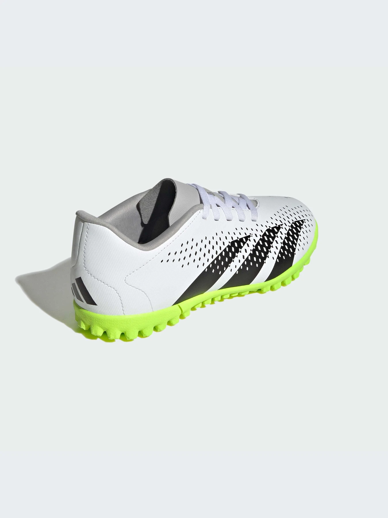 Кроссовки Adidas Predator модель IE9444-KZ Кроссовки Adidas Predator модель IE9444-KZ Фото