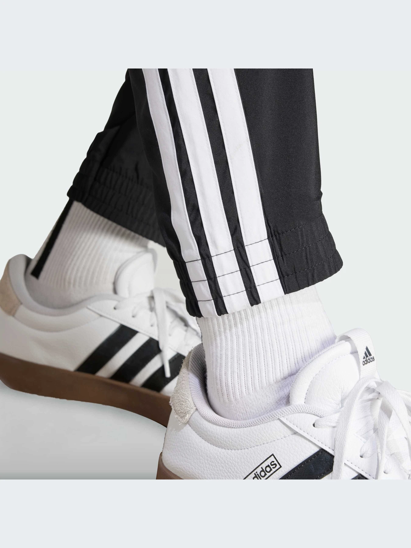 Брюки Adidas модель IM7841-KZ Брюки Adidas модель IM7841-KZ Фото