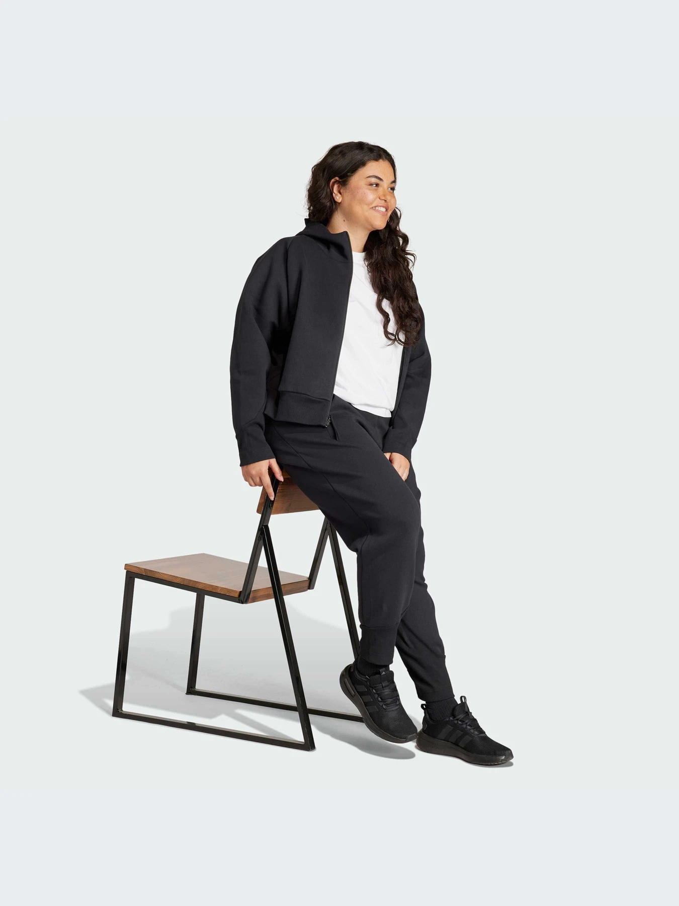 Худи и свитшоты Adidas модель IR9976-KZ Худи и свитшоты Adidas модель IR9976-KZ Фото