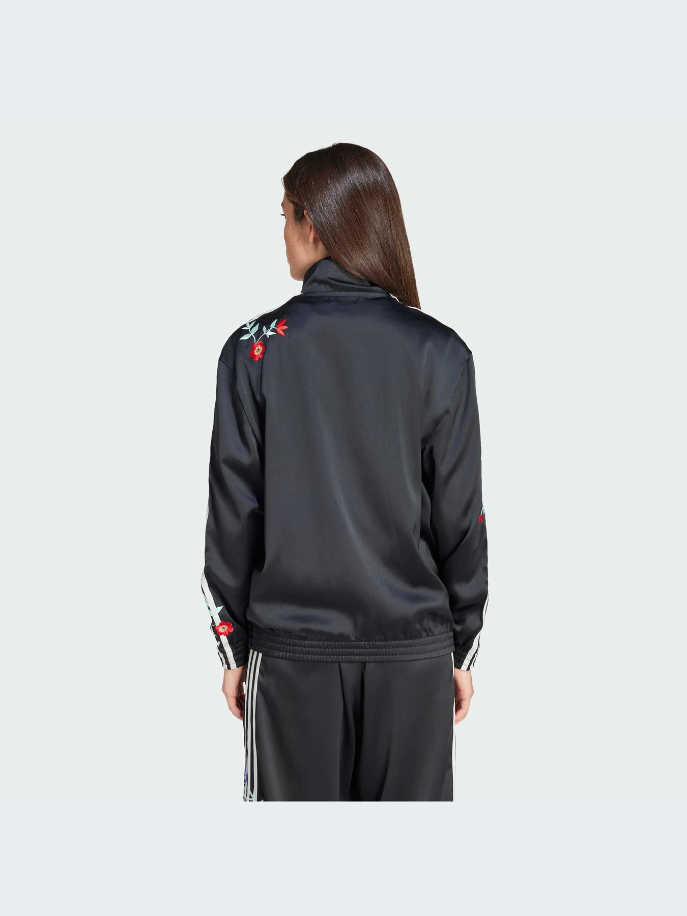 Худи и свитшоты Adidas Graphics модель IT5376-KZ Худи и свитшоты Adidas Graphics модель IT5376-KZ Фото