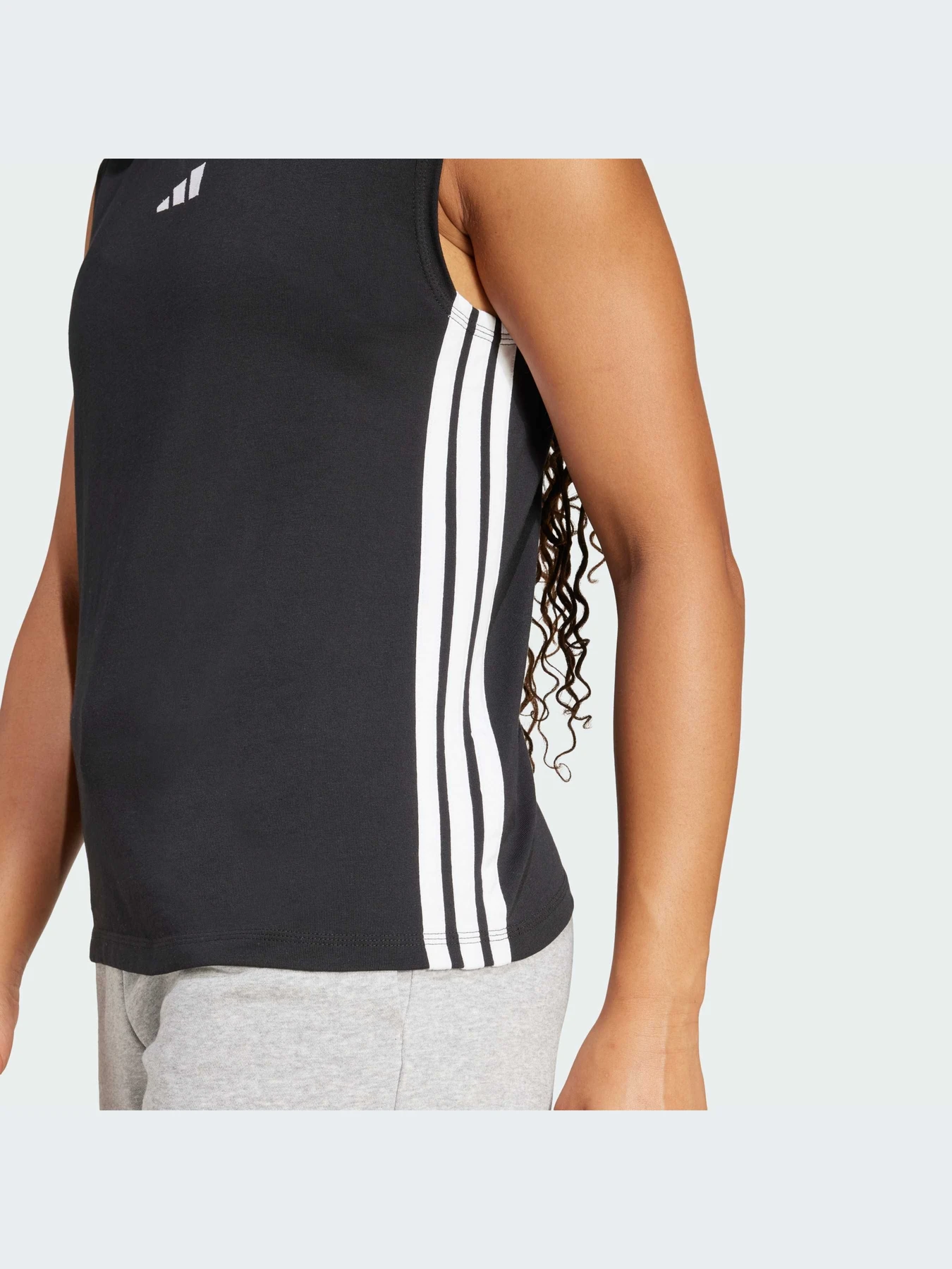 Футболки и поло Adidas модель JD4984-KZ Футболки и поло Adidas модель JD4984-KZ Фото