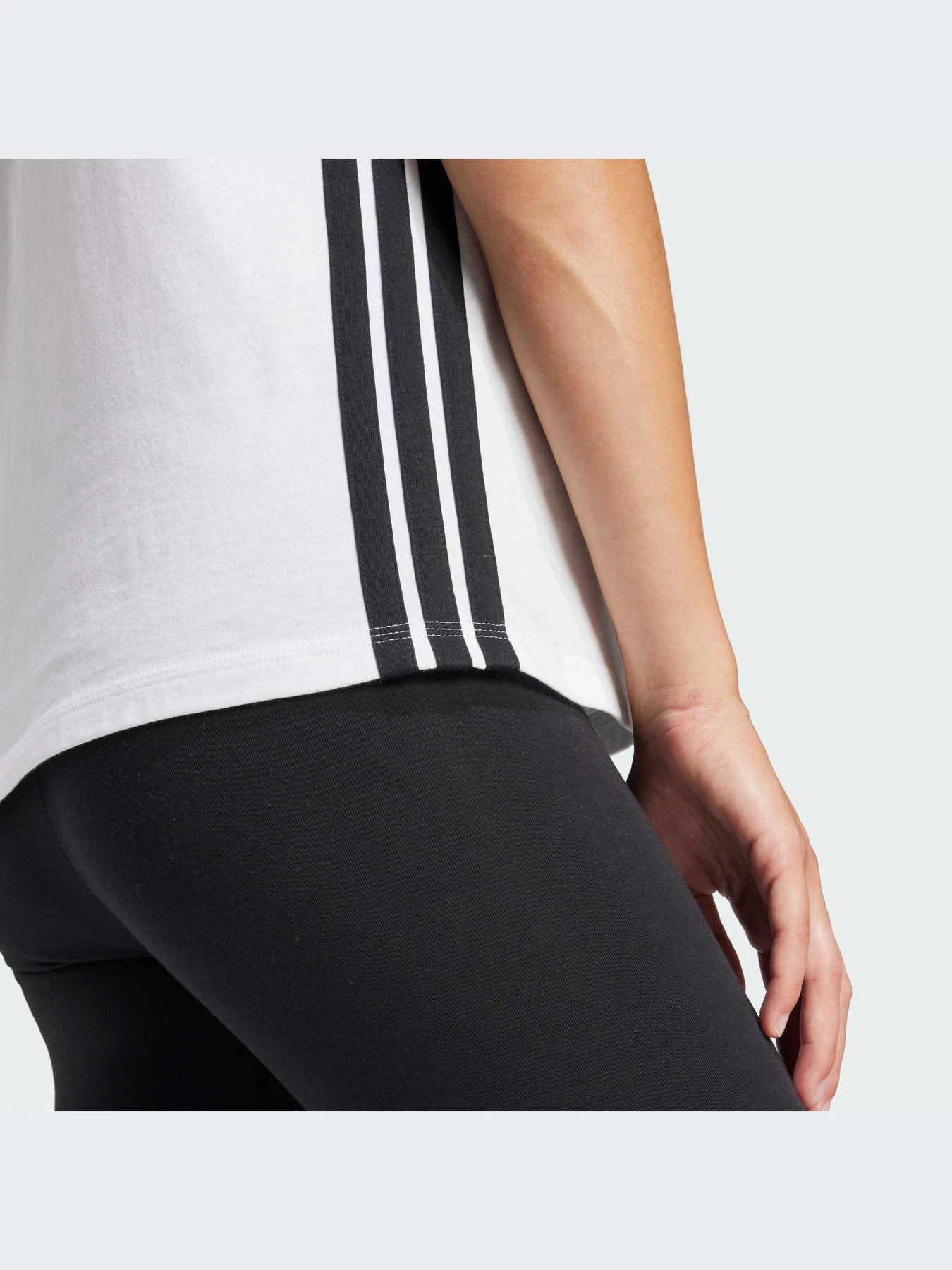 Футболки и поло Adidas модель JD4985-KZ Футболки и поло Adidas модель JD4985-KZ Фото