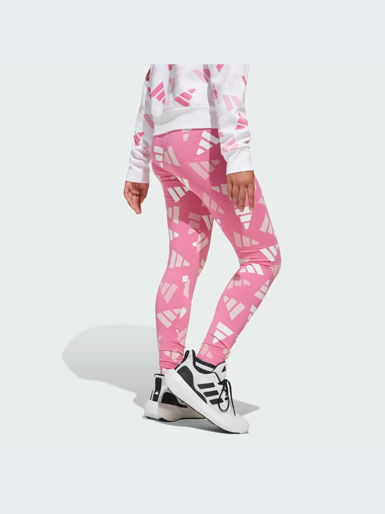 Брюки Adidas модель JI6201-KZ Брюки Adidas модель JI6201-KZ Фото