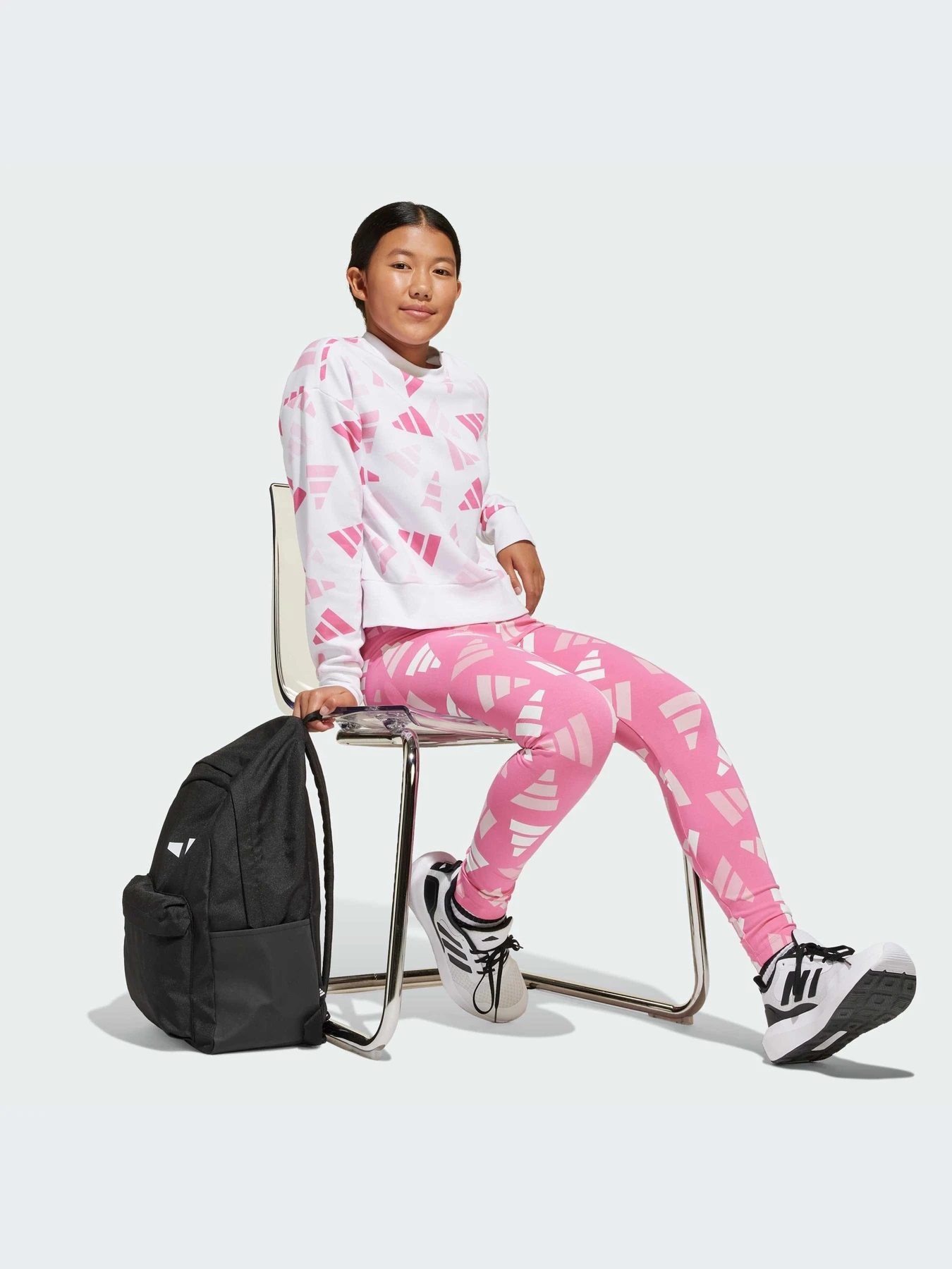 Брюки Adidas модель JI6201-KZ Брюки Adidas модель JI6201-KZ Фото