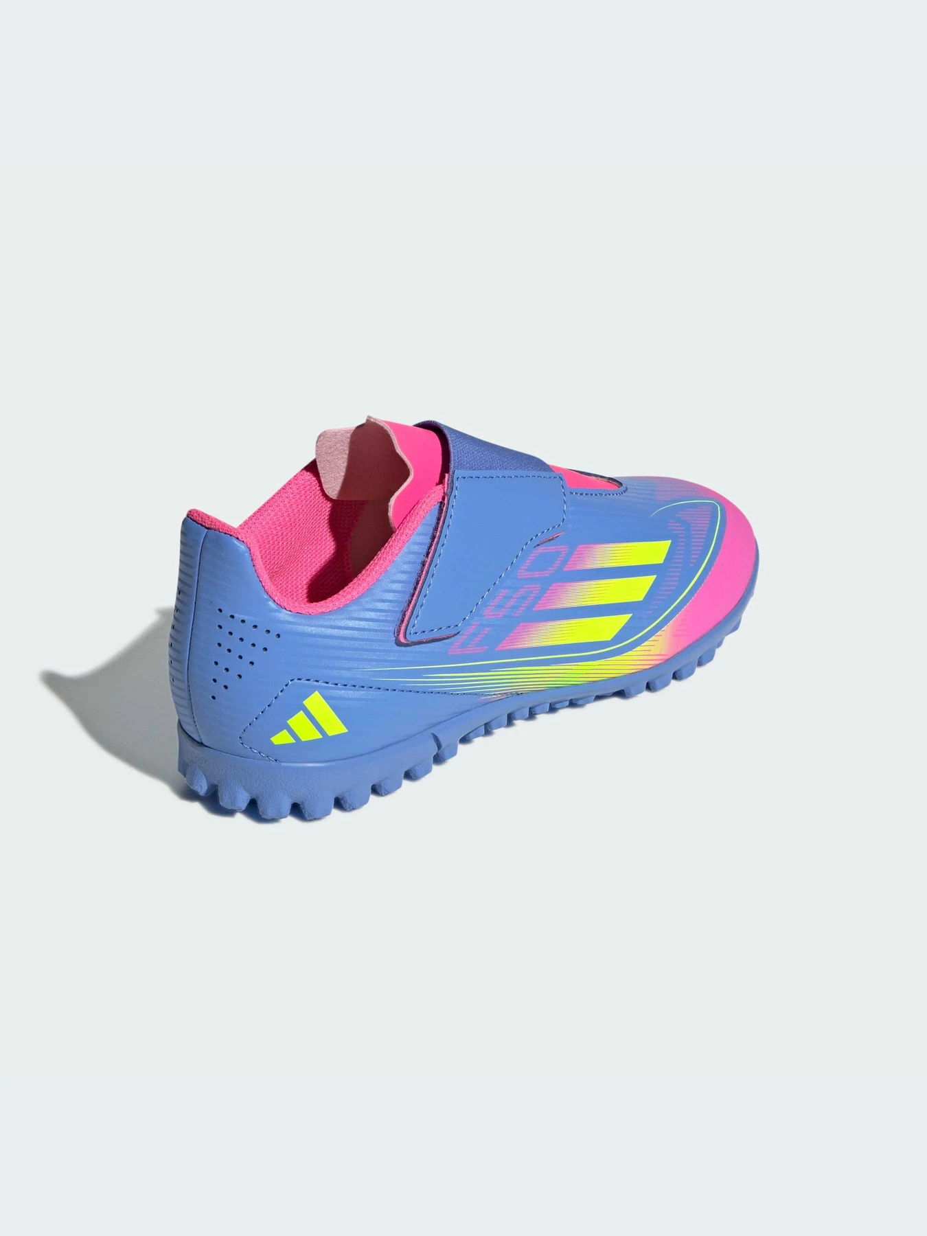 Кроссовки Adidas модель IE3728-KZ Кроссовки Adidas модель IE3728-KZ Фото